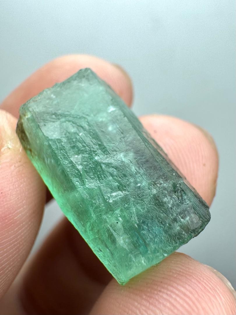 20 CT Amazing Top Quality Natural Crystal Emerald From PAK.