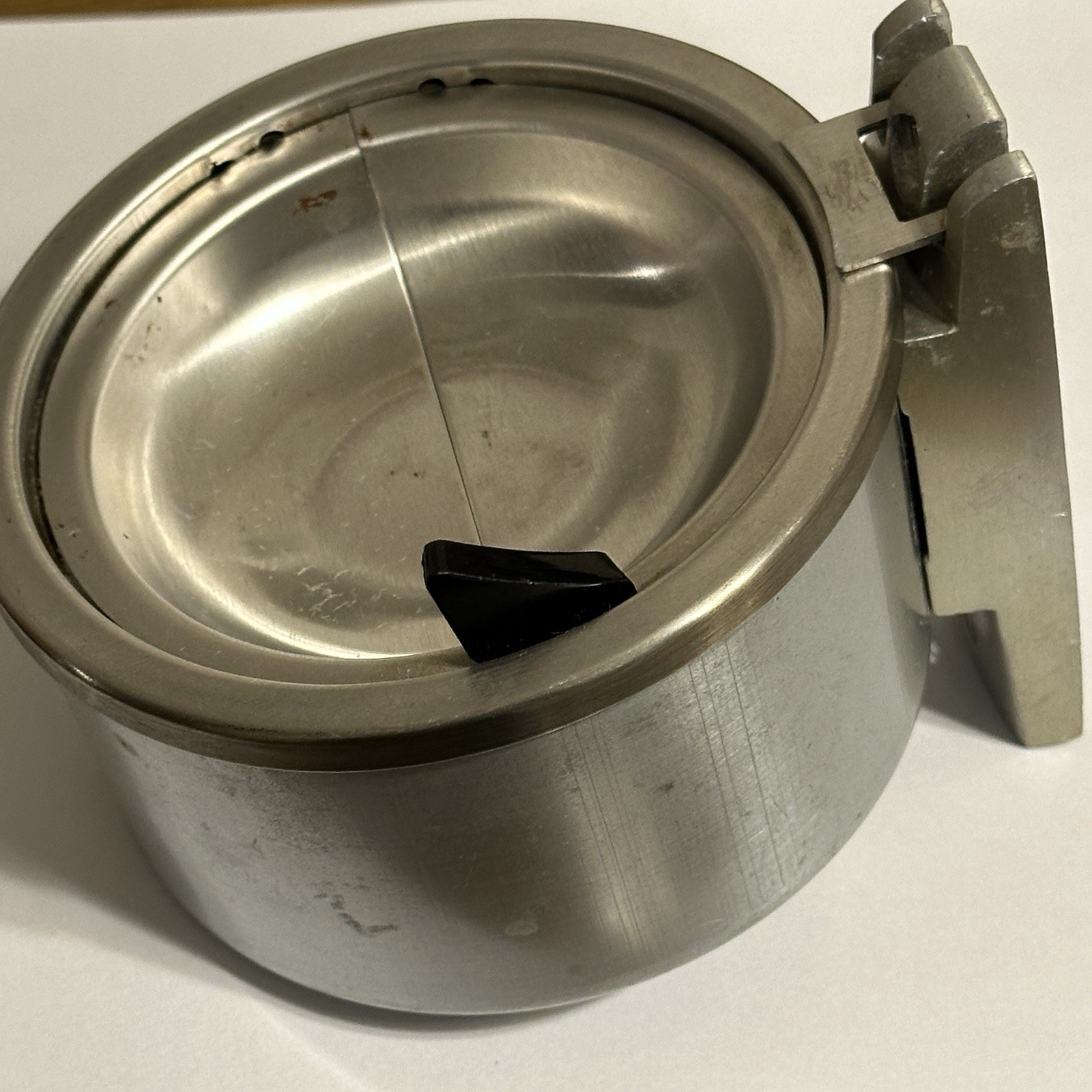 VINTAGE 70s WALL MOUNT COMMERCIAL BUILDING PUSH BUTTON ASHTRAY BY DUK-IT