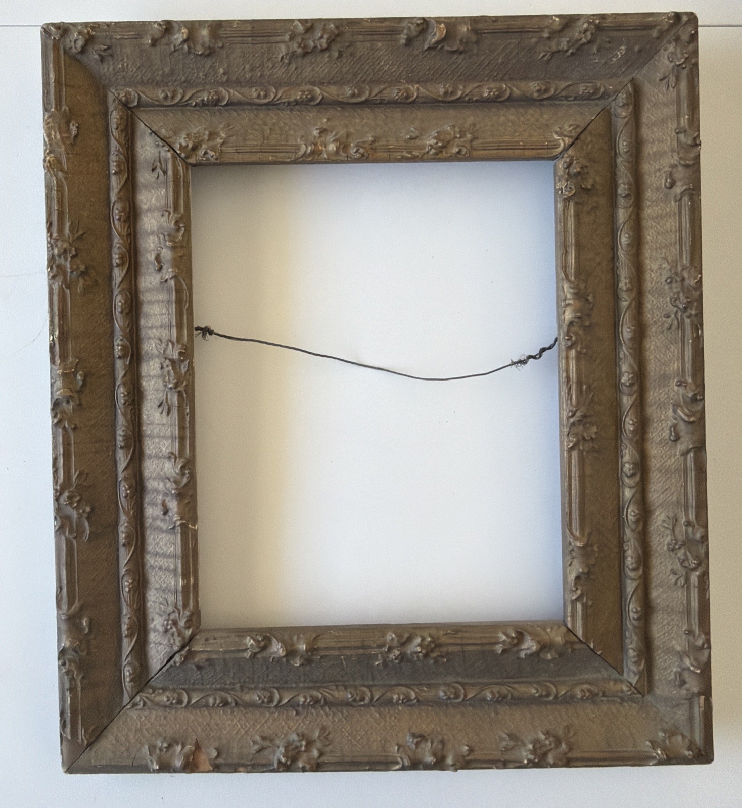 Vintage Ornate Victorian Style Gesso Wooden Picture Frame 15.5 X 13.5