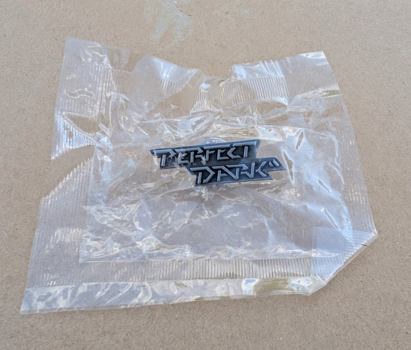 Perfect Dark Nintendo 64 N64 Promo Pin Badge Pinback E3 2000 New Old Stock