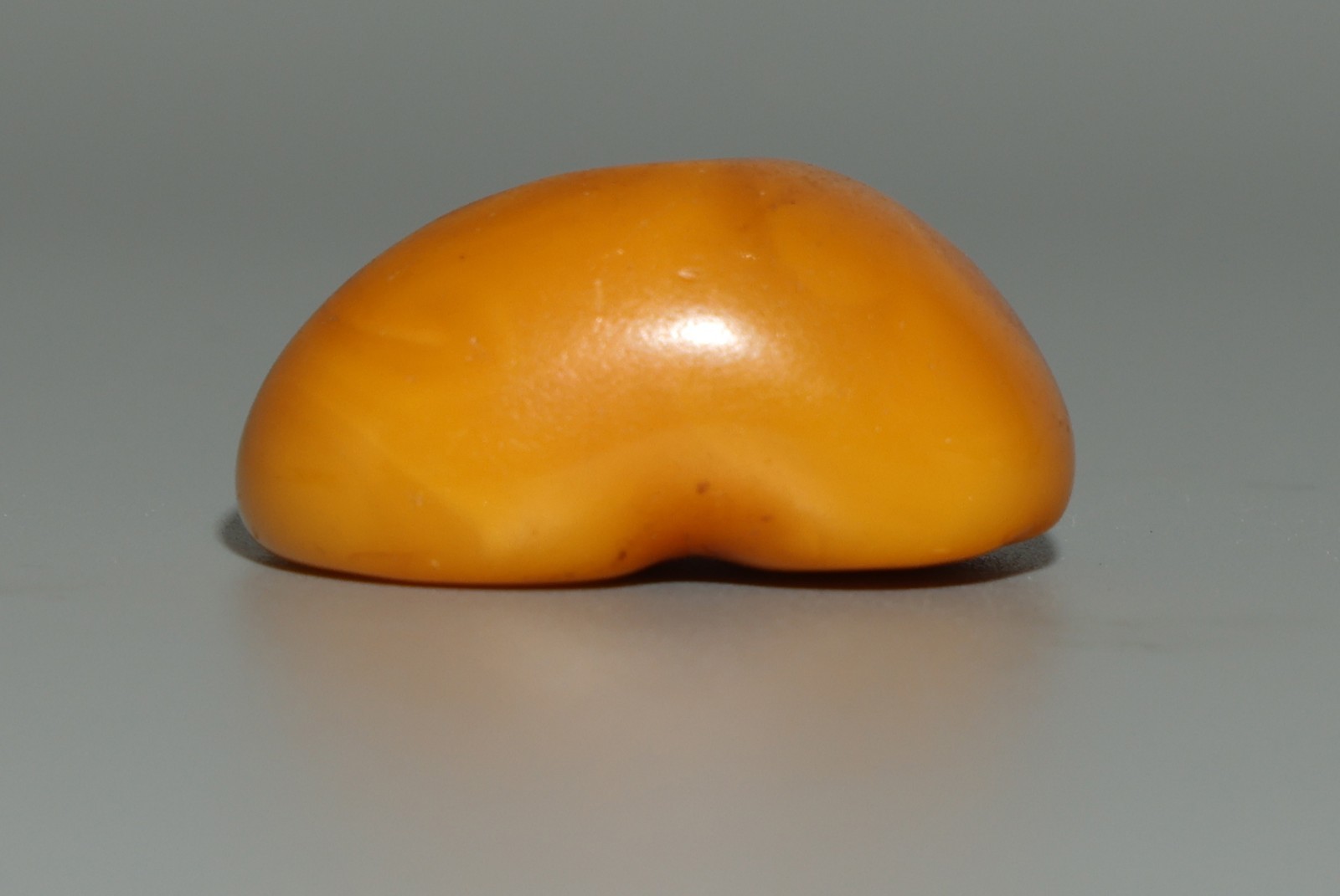 Tibet 18th Century Antique Buddhist Noble Jewelry Gem Amber Beeswax Bead Amulet