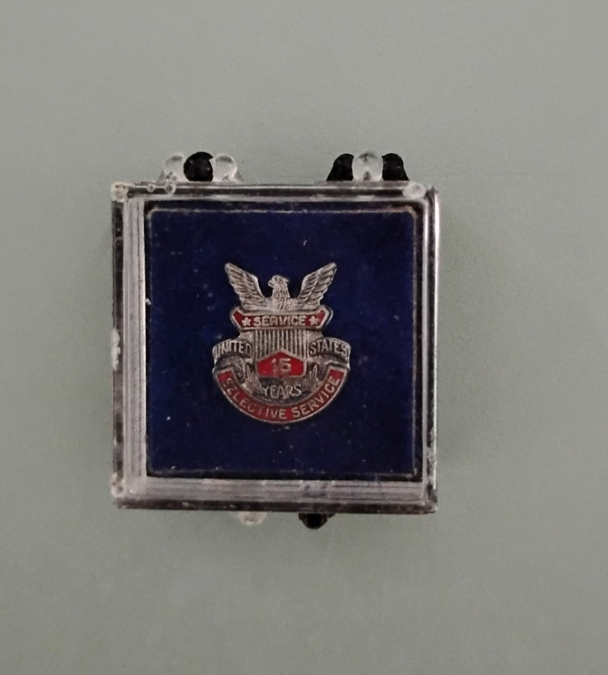 Eagle Crest 15Years Selective Service Pinback Lapel Pin w/ Blue Presentation Box