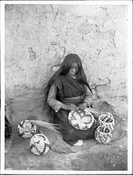Hopi basket weaver Koch-ye-amp-se at Mishongnovi Arizona 1897 Old Photo