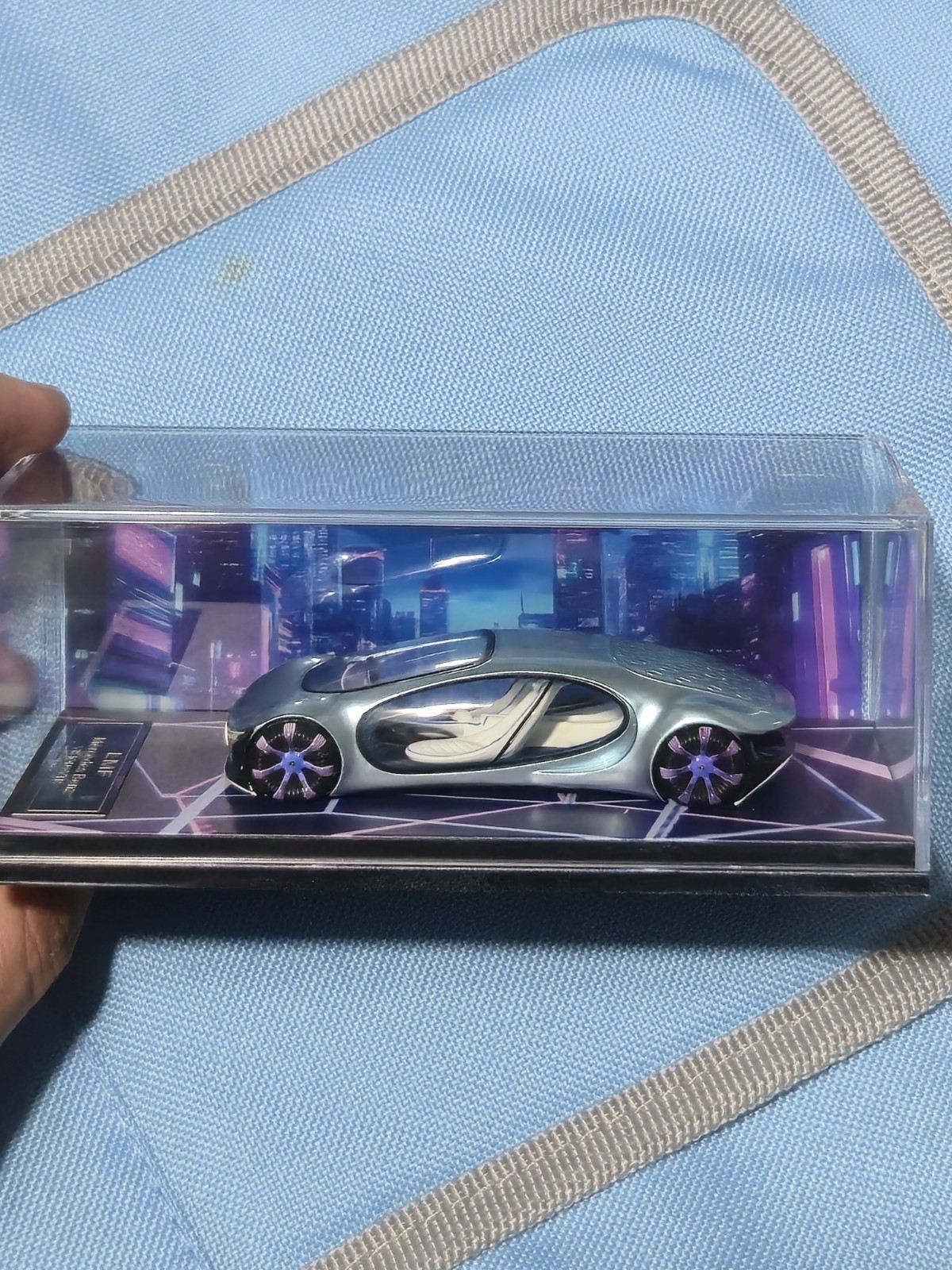 LMF  1:64 Mercedes Benz Vision AVTR Concept Car Futuristic Diecast Light Blue