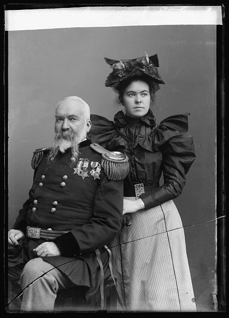 Photo:Gen. D.S. Stanley Portrait Man Woman Military Uniform