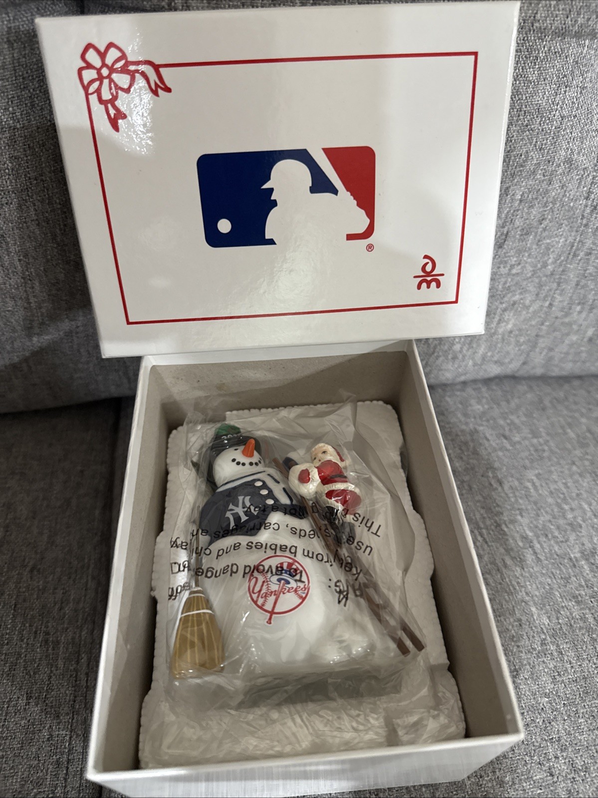 DANBURY MINT NEW YORK YANKEES 2012 SNOWMAN ORNAMENT NWT With Box