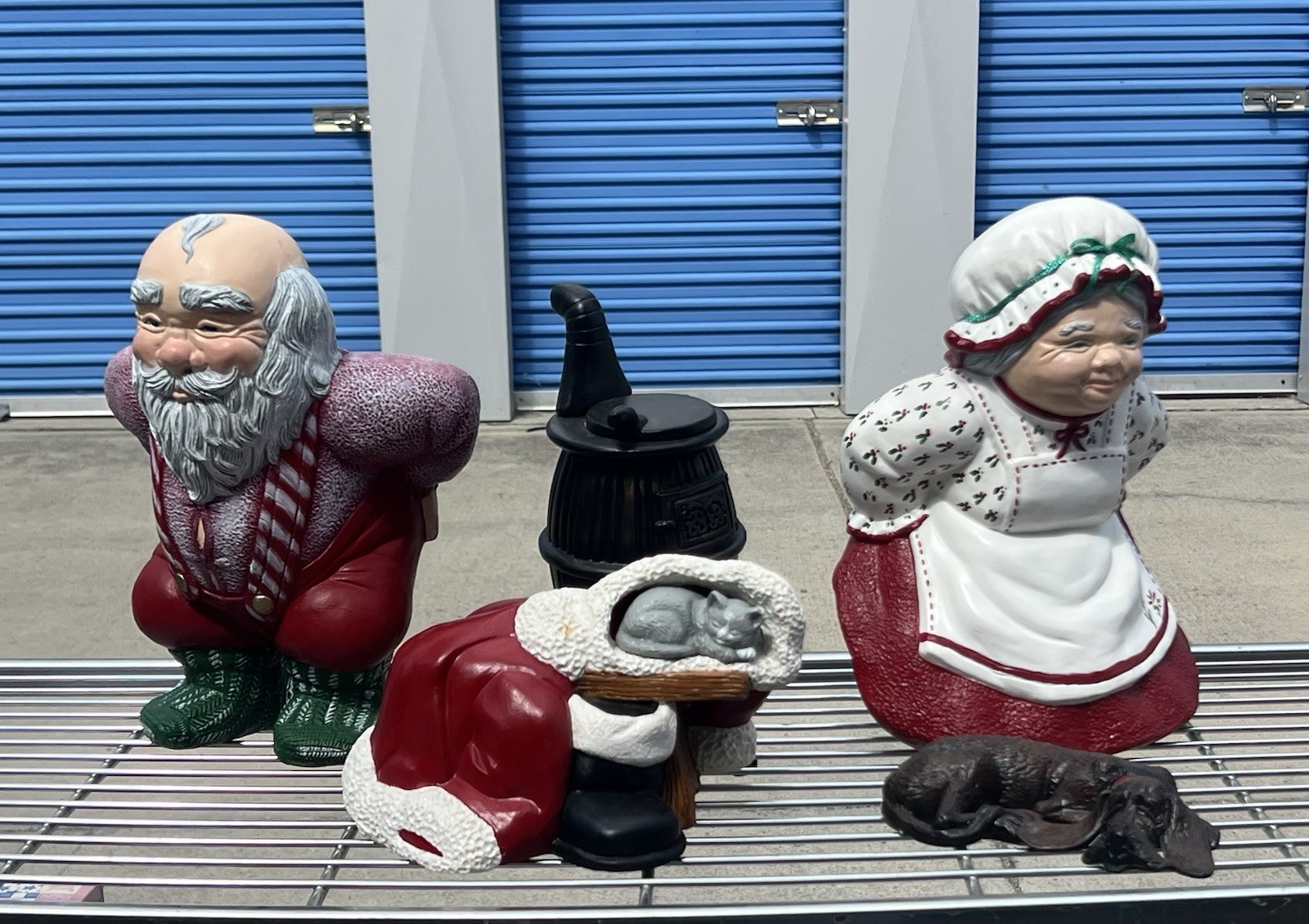 Vintage Mr & Mrs Claus Mooning Figurines Hand Painted Christmas Decor Stove Set