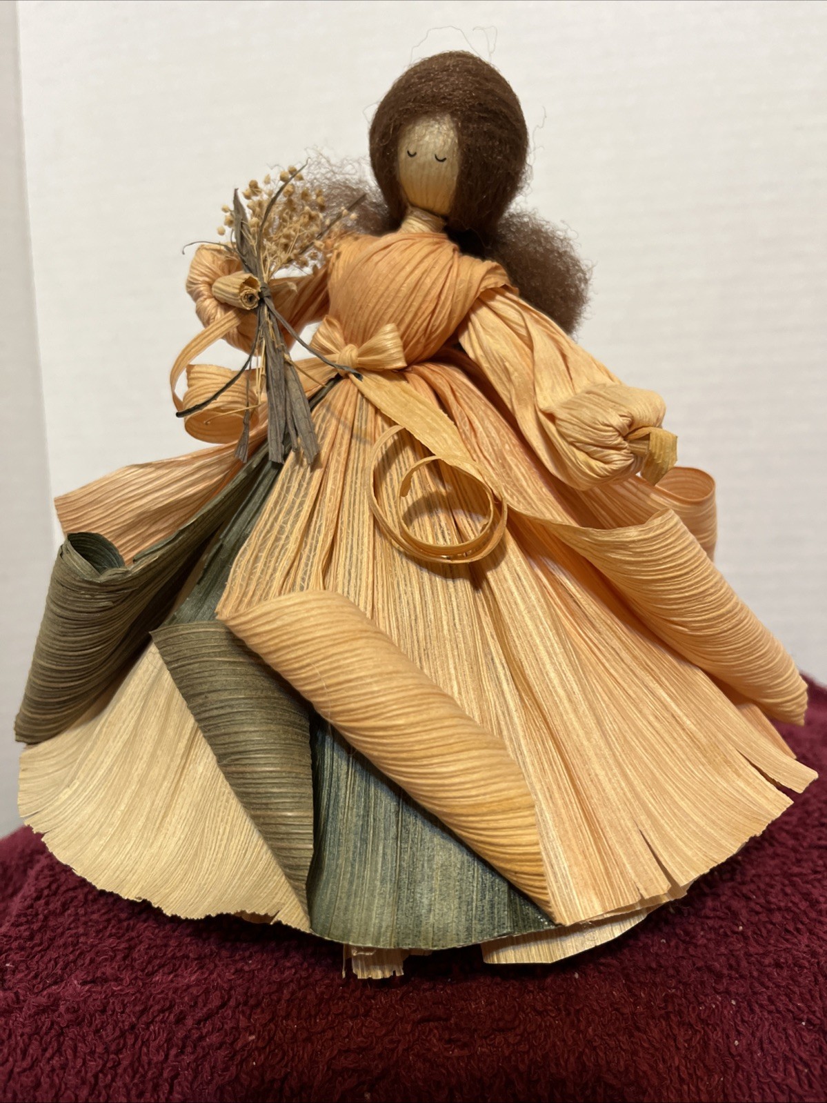 Beautiful Vintage Nan’s Corn Husk Doll Woman With Flowers 7” Tall & 7” Wide
