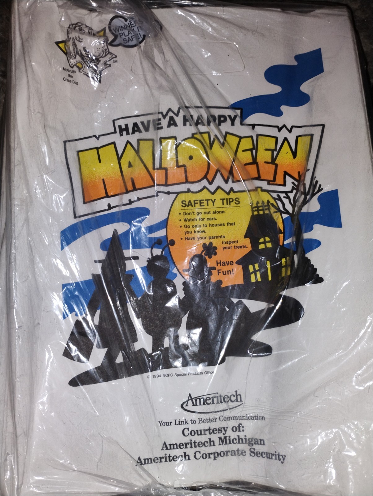 Vtg 90s Halloween McGruff Crime Dog Trick or Treat Safety Bag Advertising 1994