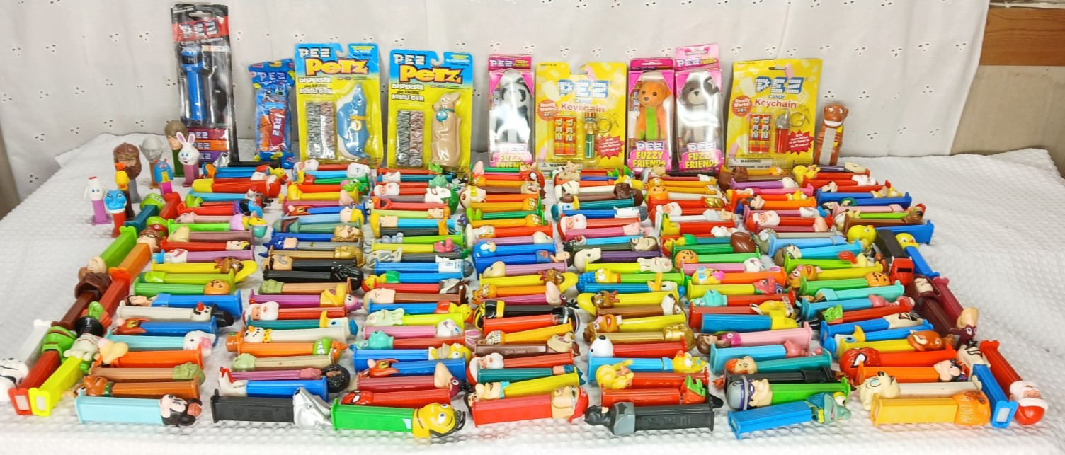 HUGE PEZ DISPENSER LOT 216+ VINTAGE FUZZY FRIENDS KEY CHAIN BUBBLE GUM 