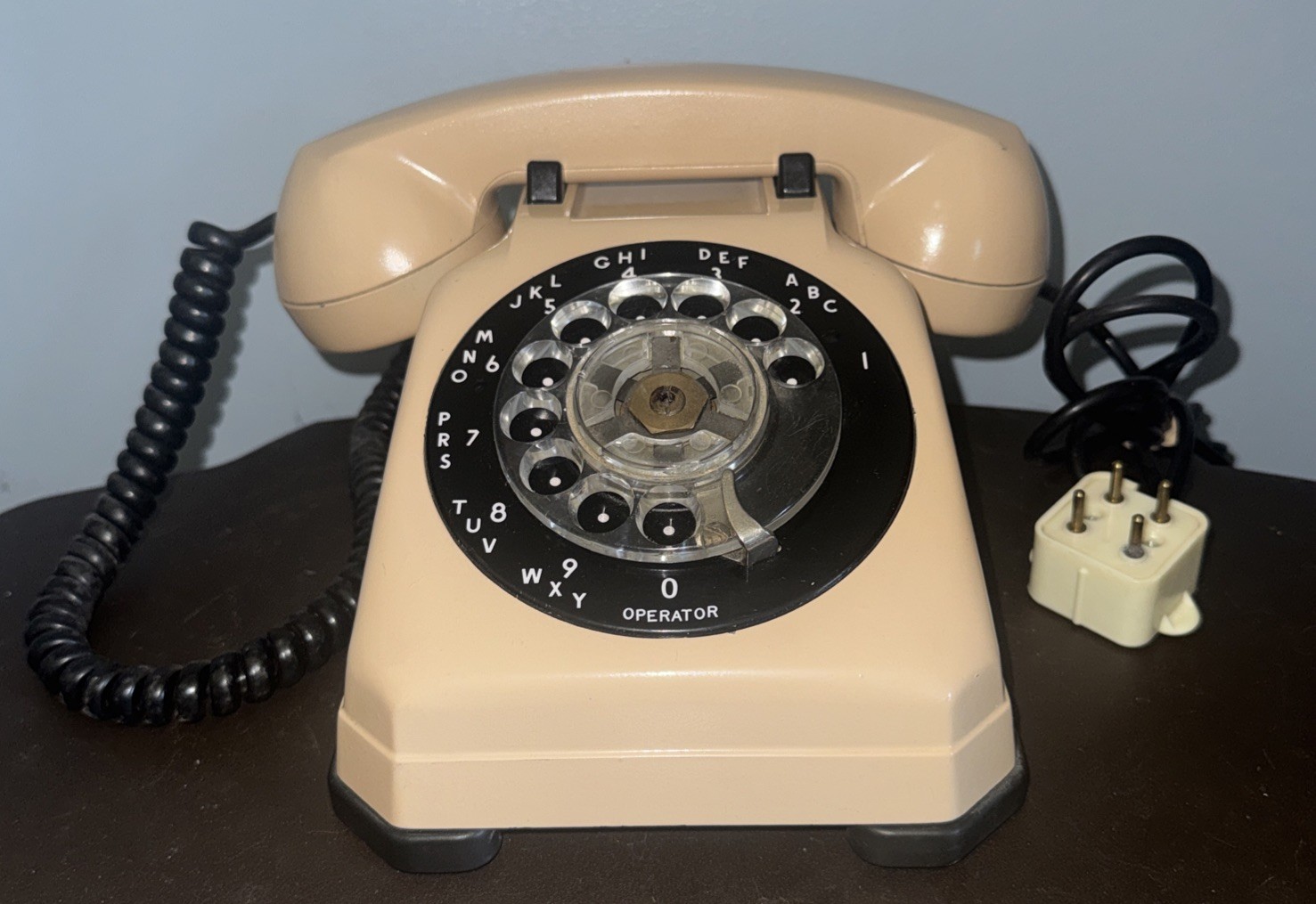 Stromberg-Carlson Rotary Dial Model 1543WG Phone Black Beige MCM VTG Cut Corners