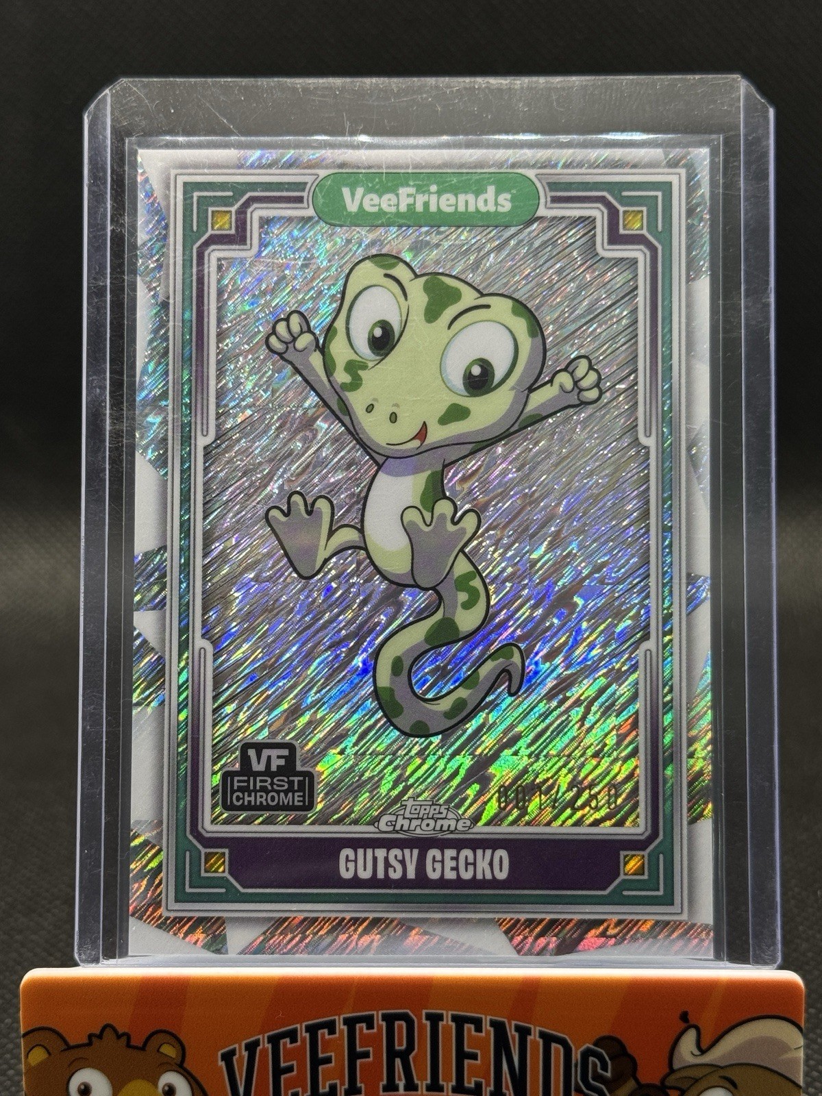 Gutsy Gecko 2025 Topps Chrome VeeFriends #36 Shimmer Refractor /250
