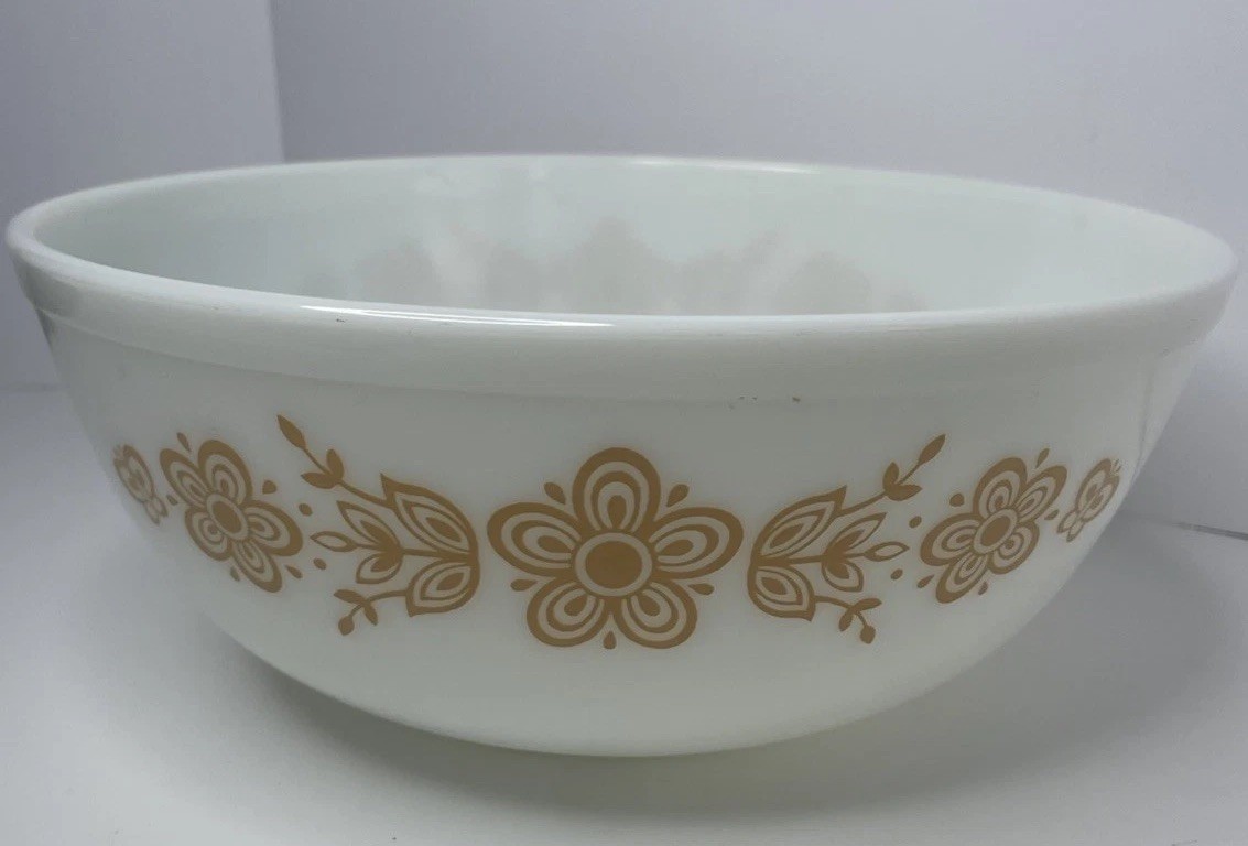 Vintage Butterfly Gold Pattern Pyrex # 404 Mixing Bowl 4 Quart White