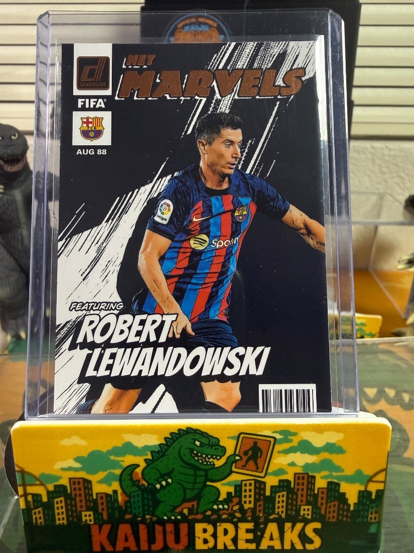 2022-23 Panini Donruss Net Marvels Robert Lewandowski #8 FC Barcelona Soccer