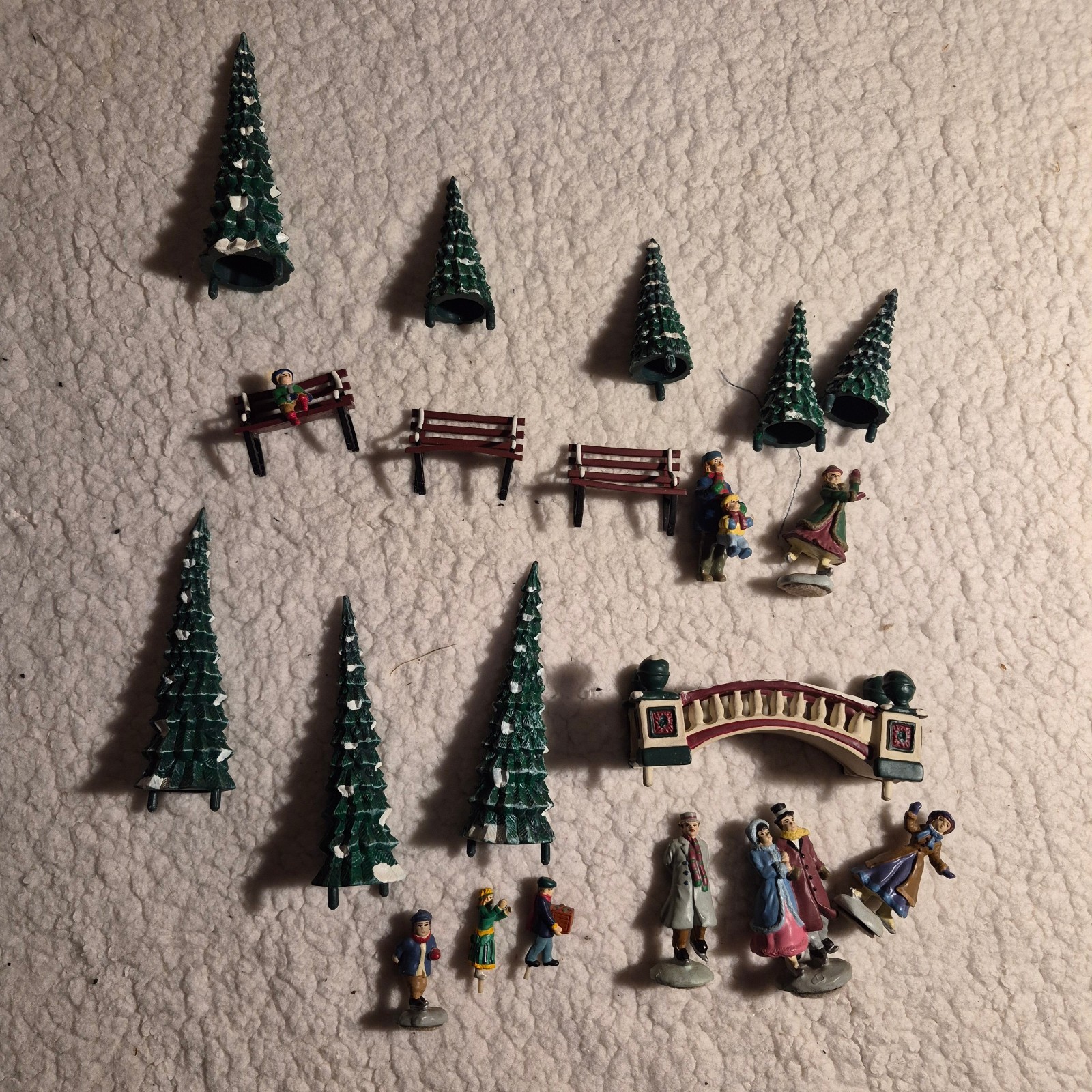 Mr. Christmas Holiday Skaters Animated Musical Skating Rink Complete Box Works
