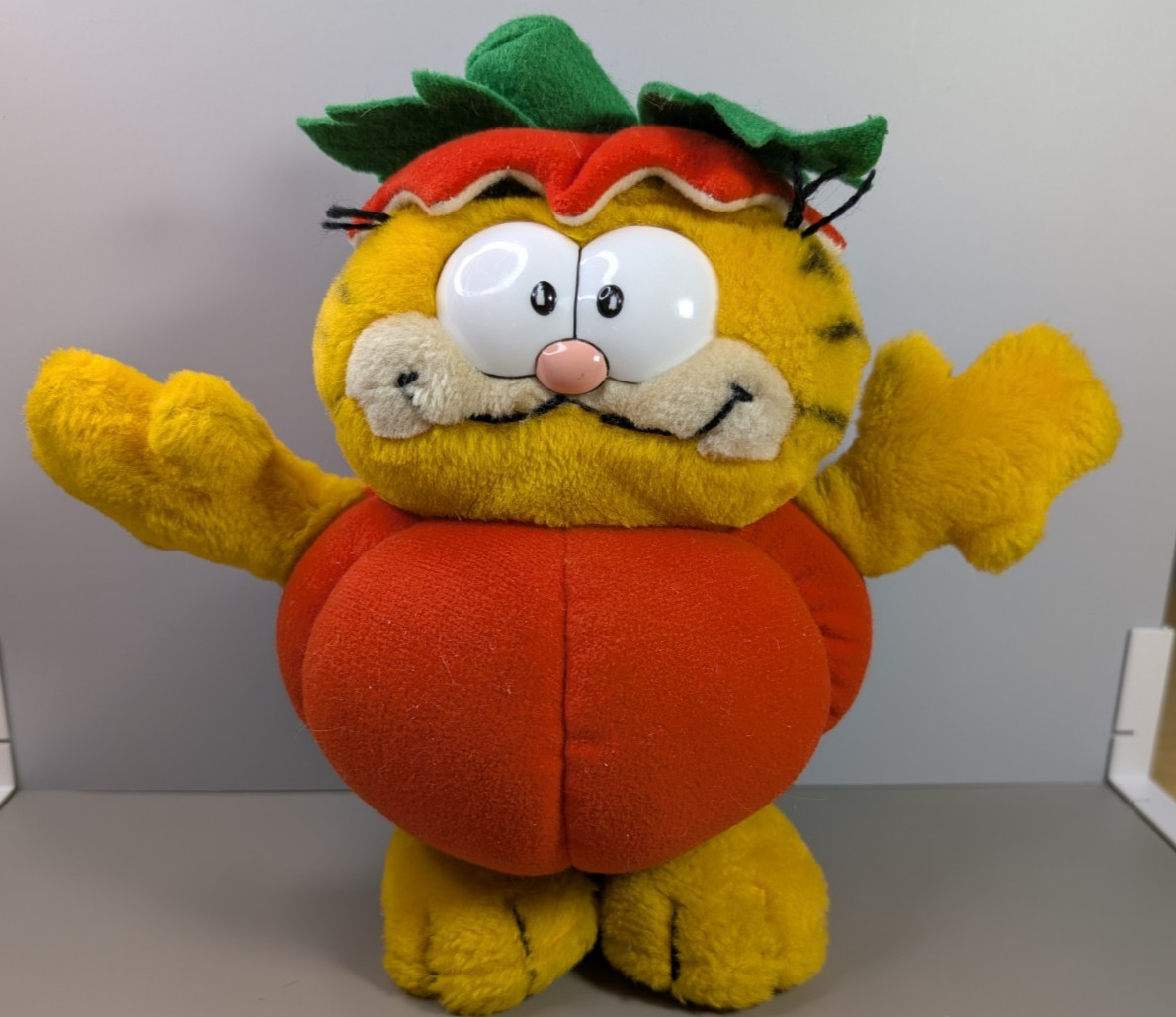 Garfield Pumpkin Plush Vintage 1981 Dakin Halloween Stuffed Animal 11\