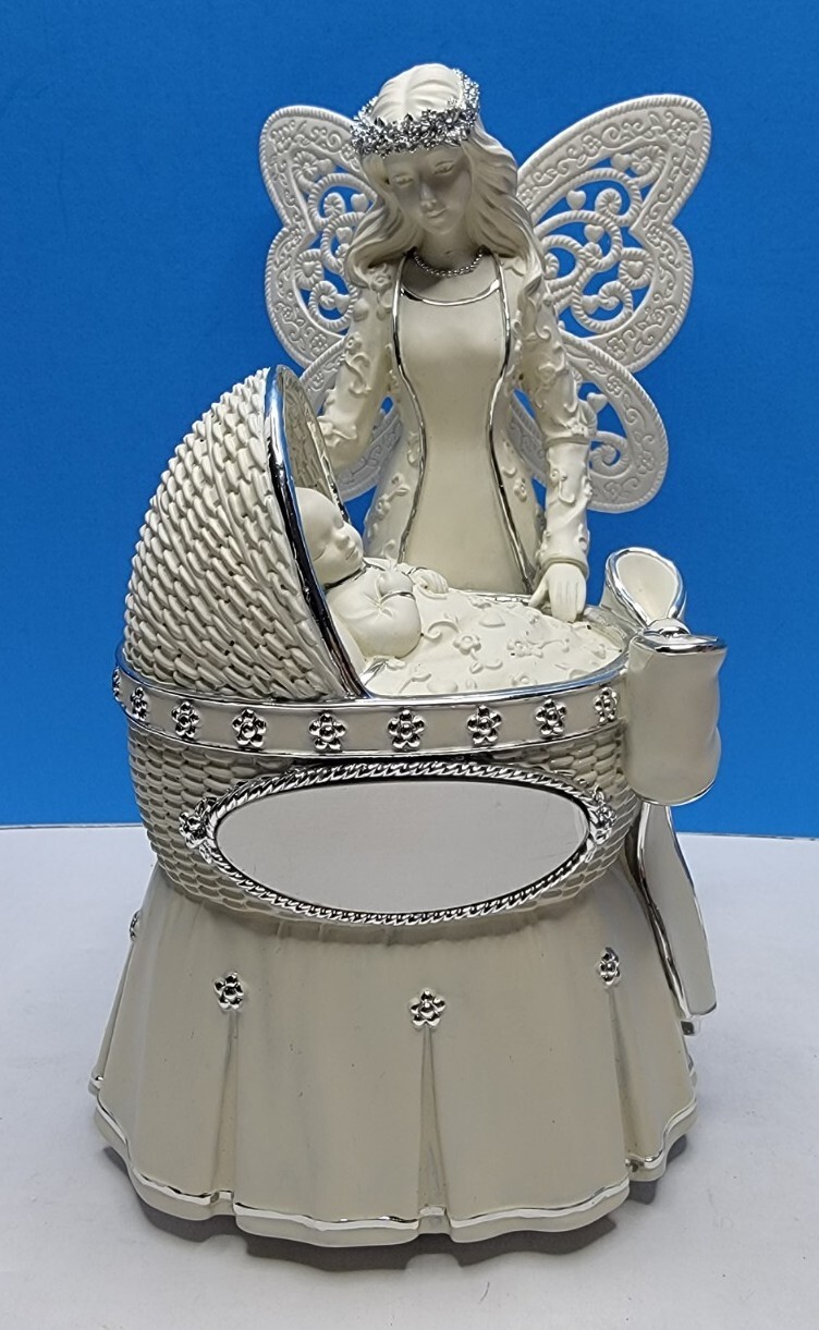 Things Remembered New Baby Music Figurine- Plays Pachelbels Canon - 8\