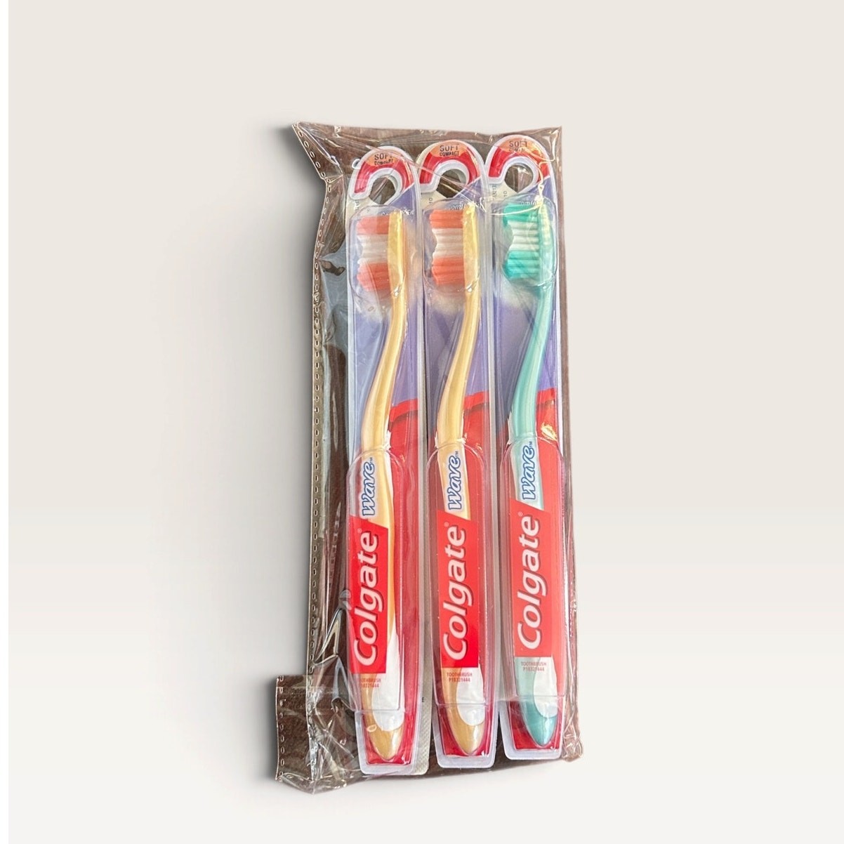 NEW 6-pack of Colgate Wave Toothbrushes, Soft, Compact Head
