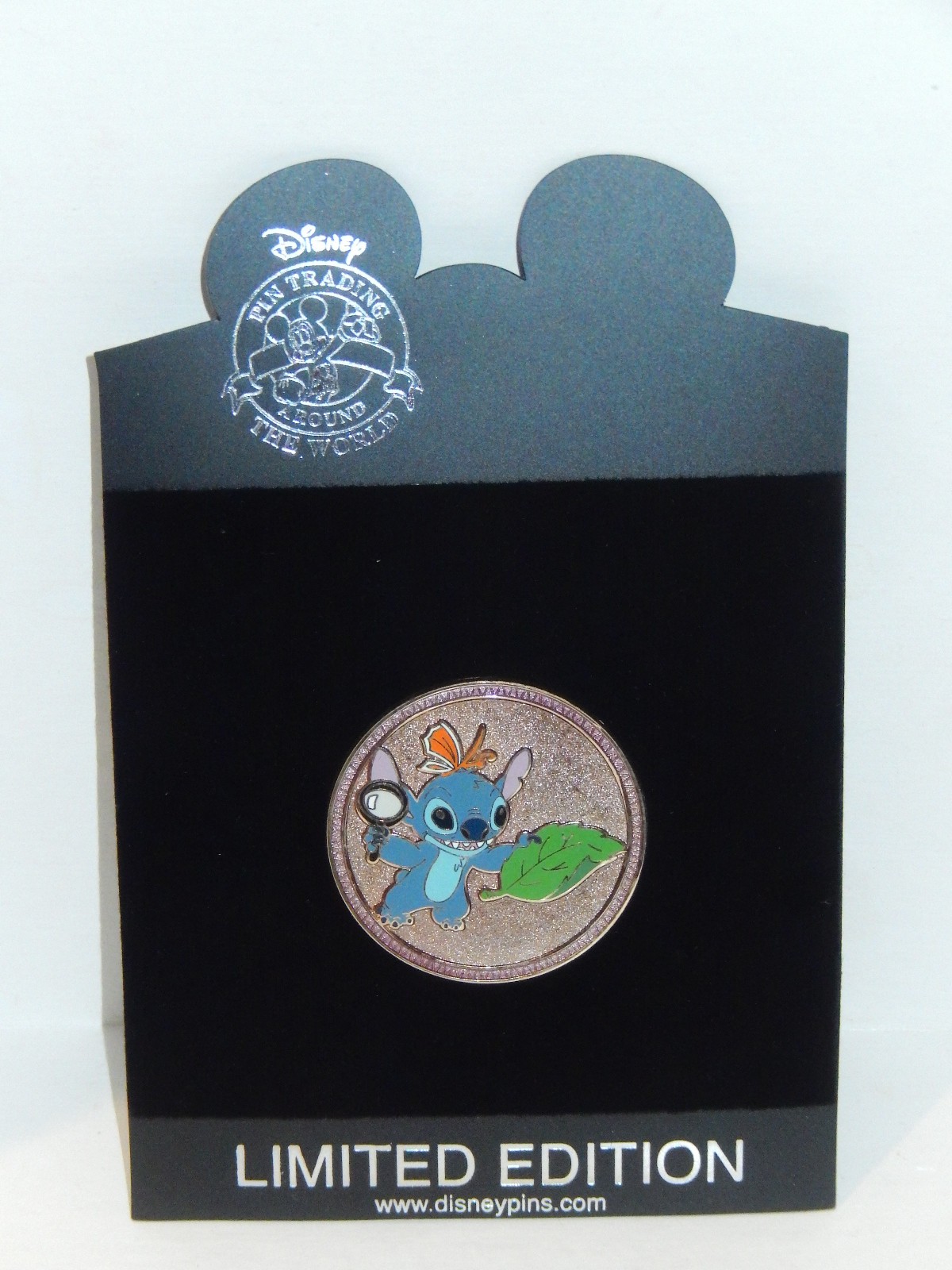 DISNEY PIN LIMITED EDITION 250/BADGES NEW ON CARD - PRIVATE LISTING FOR kuk_6309