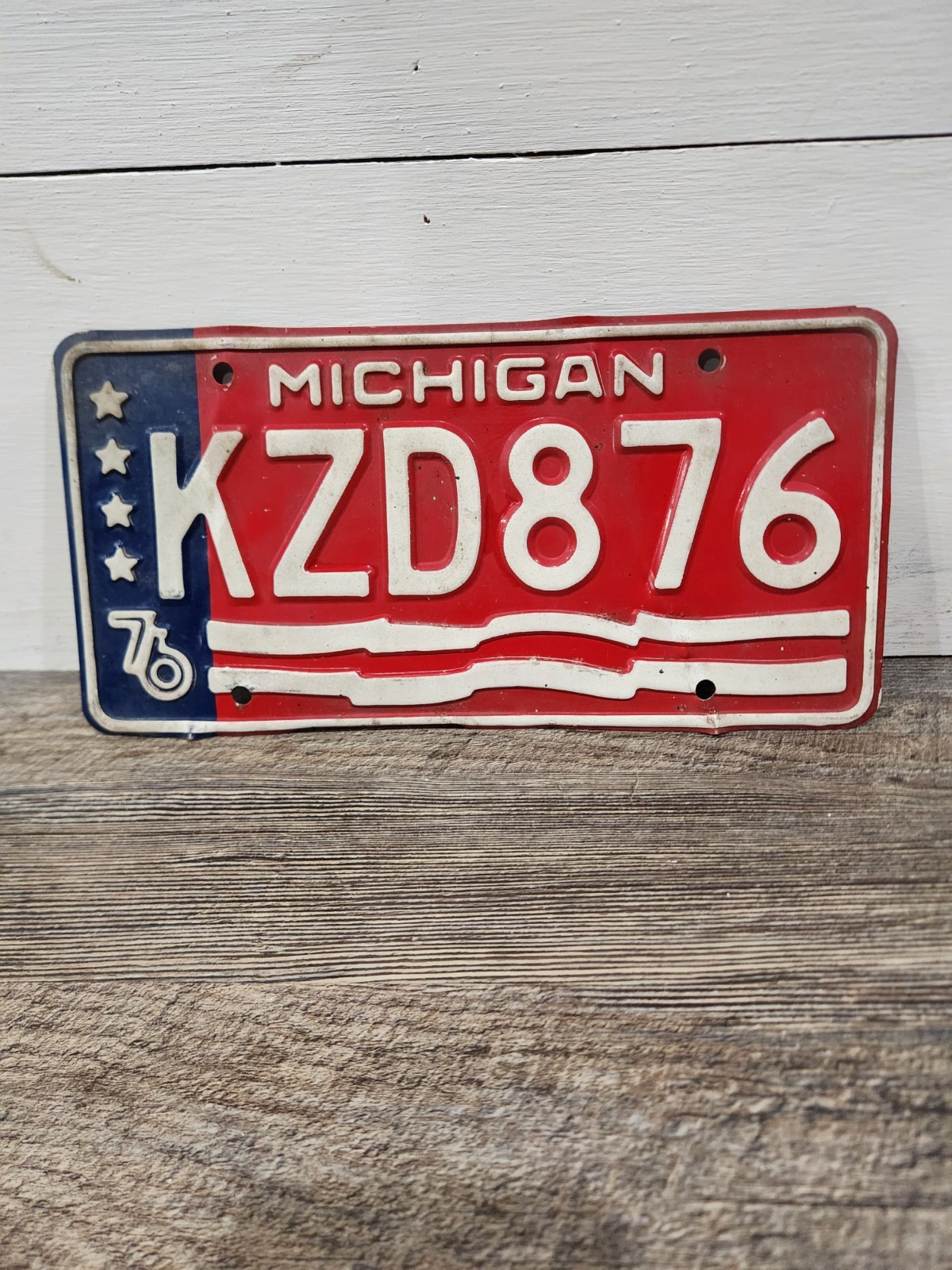 Vintage 1976 Bicentennial Michigan License Plate Red White Blue Stars Stripes