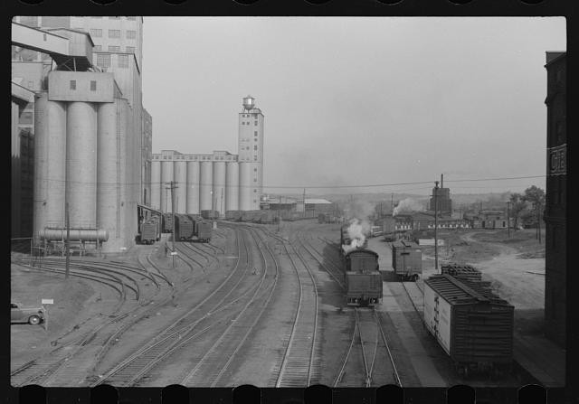 Cedar Rapids Iowa 1941 Quaker Oats Plant Elevators Rail Yard Steam Locomotives