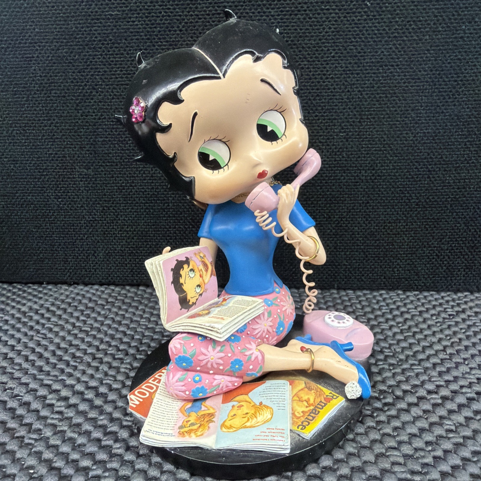 The Danbury Mint Betty Boop Talk of the Town  Figurine w/ Base 2006 