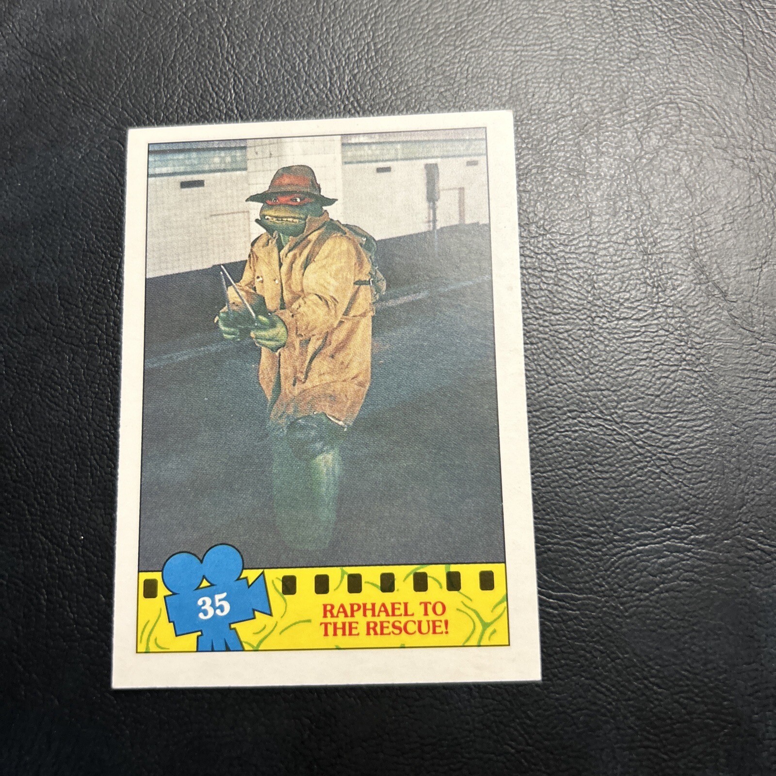 B4d Teenage Mutant Ninja Turtles Movie 1990 Topps #35 Raphael To The Rescue