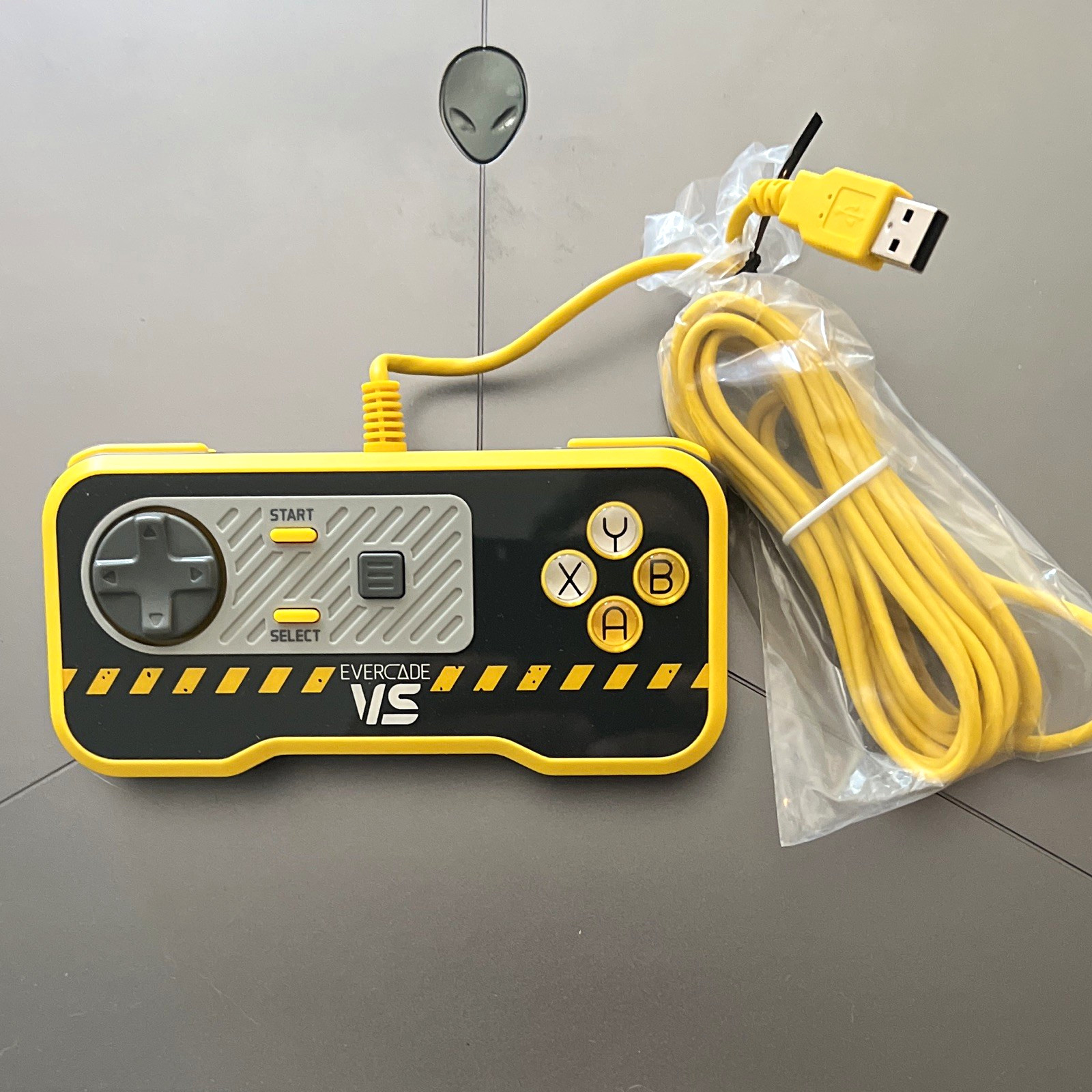 Blaze Evercade VS Atomic Edition Limited Controller Duke Nukem Collection