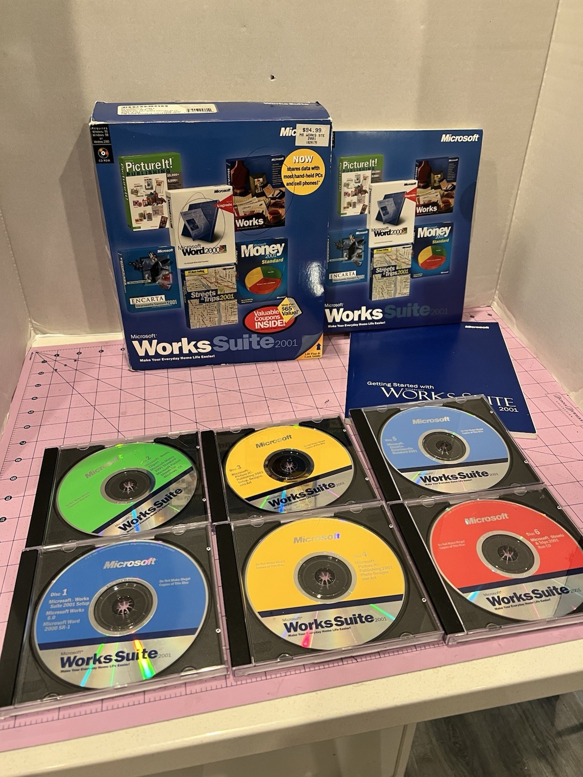 Microsoft Works Suite 2001 Word 2000, Picture It, Encarta, Money BIG BOX CIB KEY