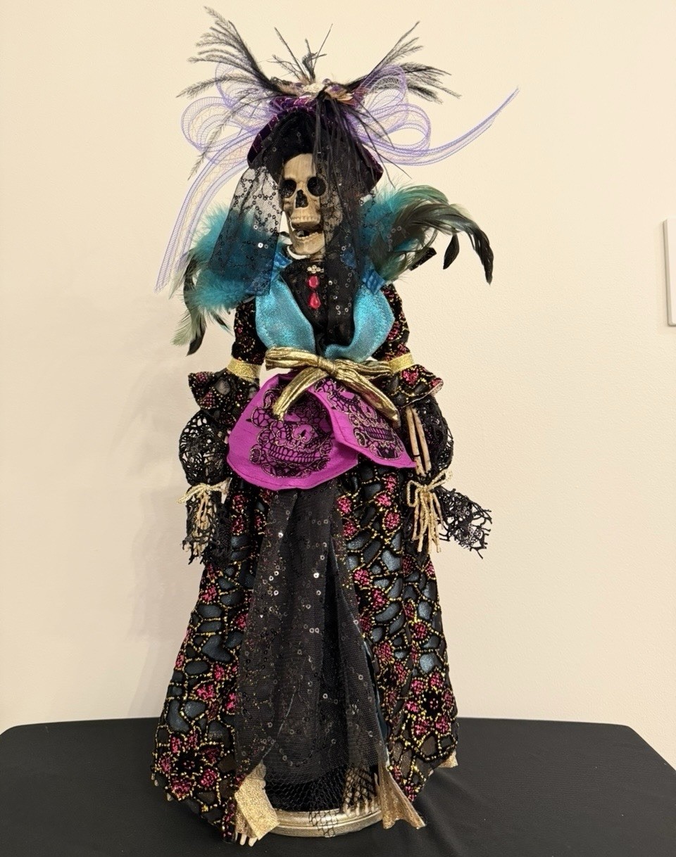 Mark Roberts 2016 21” Mrs. Highlife Skeleton 27/500 51-68168