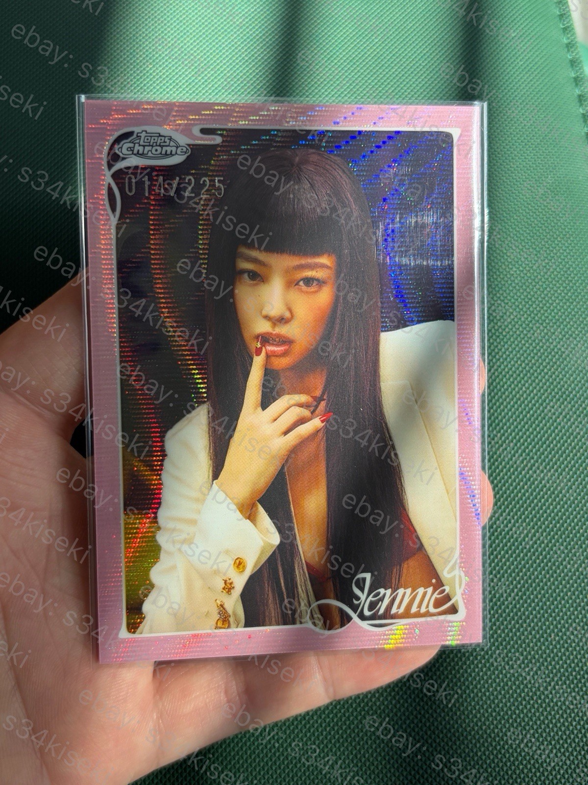 014/225 Topps Chrome x Jennie #7 Mantra Pink Wave Refractor 