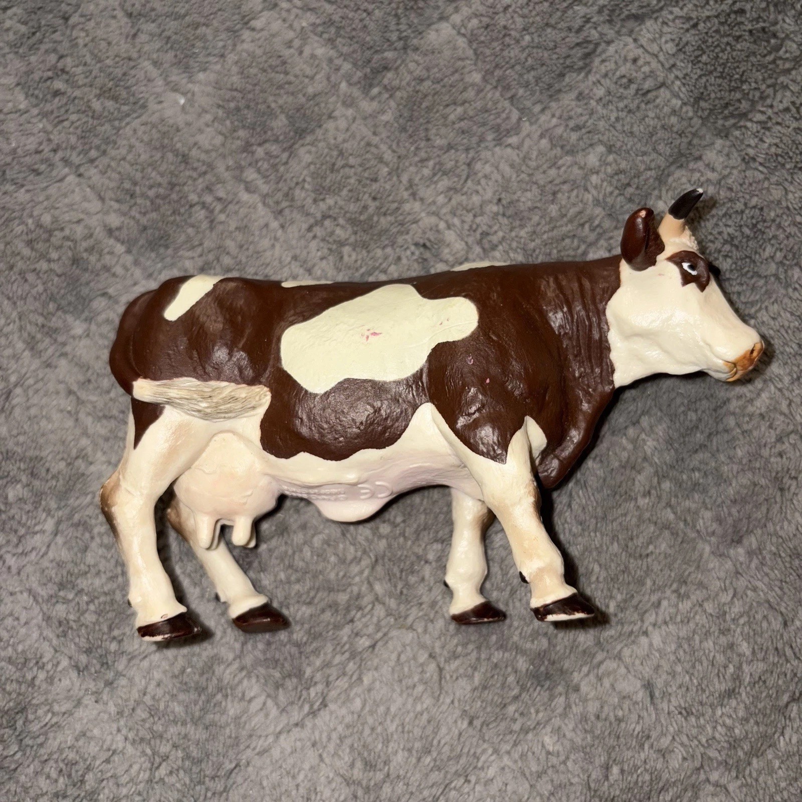 VTG Papo BROWN & WHITE SIMMENTAL COW Dairy Farm Animal 2003 Figure Realistic