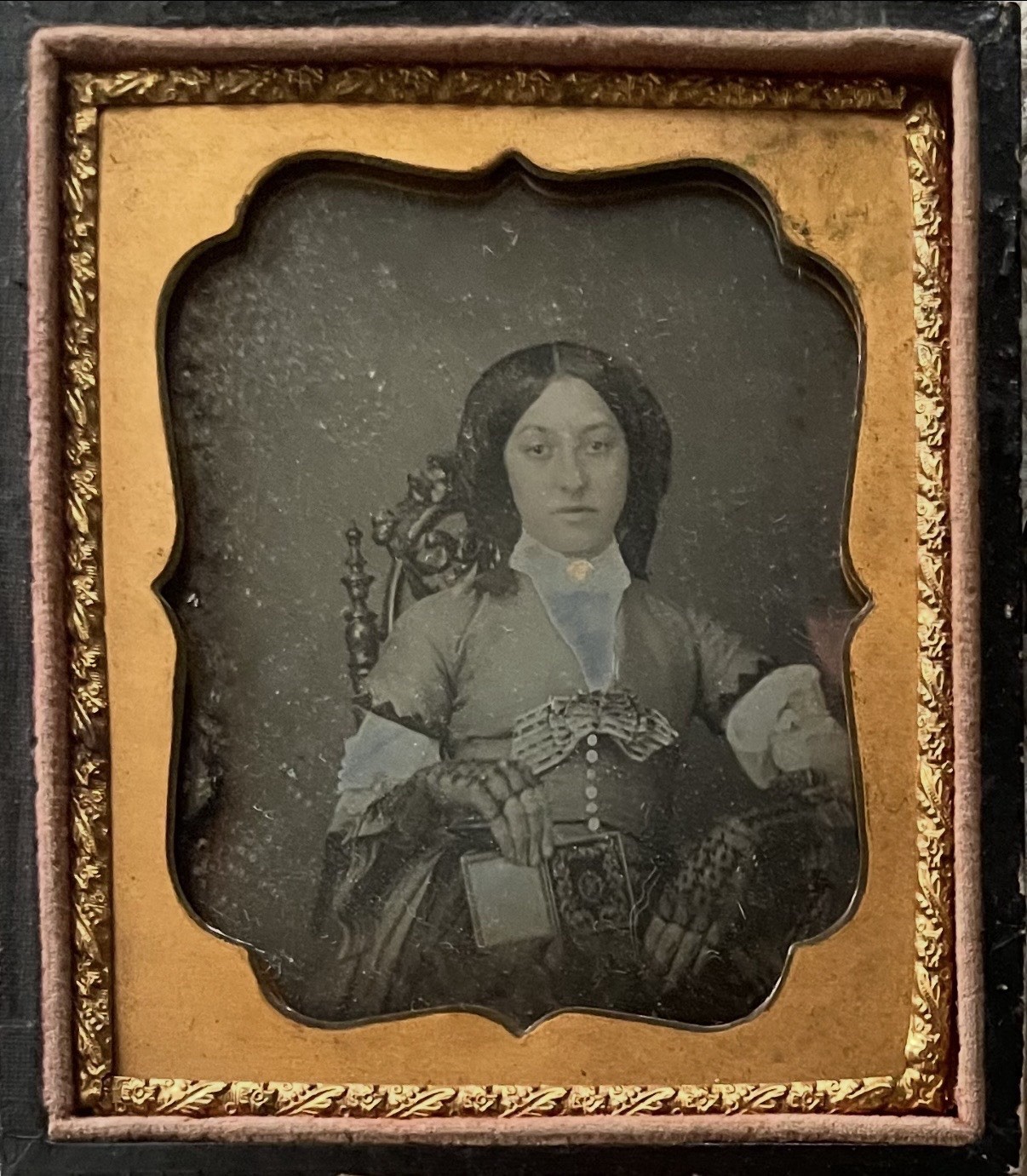 1/6 Daguerreotype Dag Lovely Lady Holding Image Tinted Nice Antique Photo