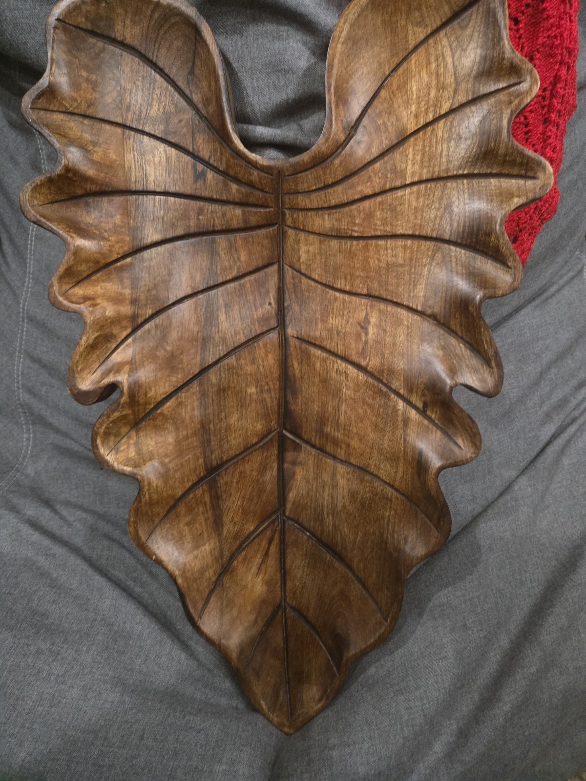 Large Terrain Anthropologie Leaf Shaped Carved Wooden Tray