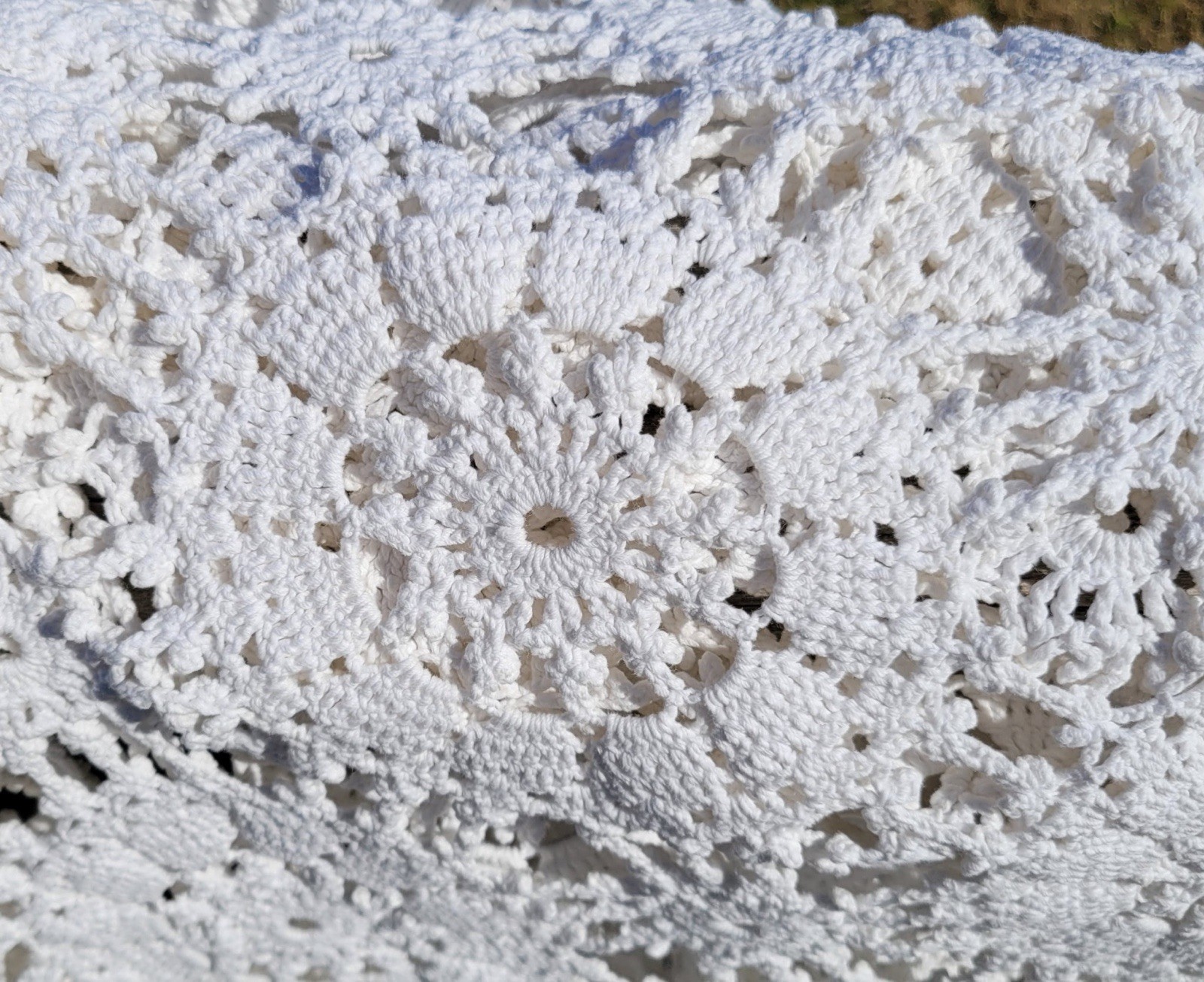 Beautiful Vintage Handmade/ Crocheted By Hand Bed Cover 108 X 84 Excellent