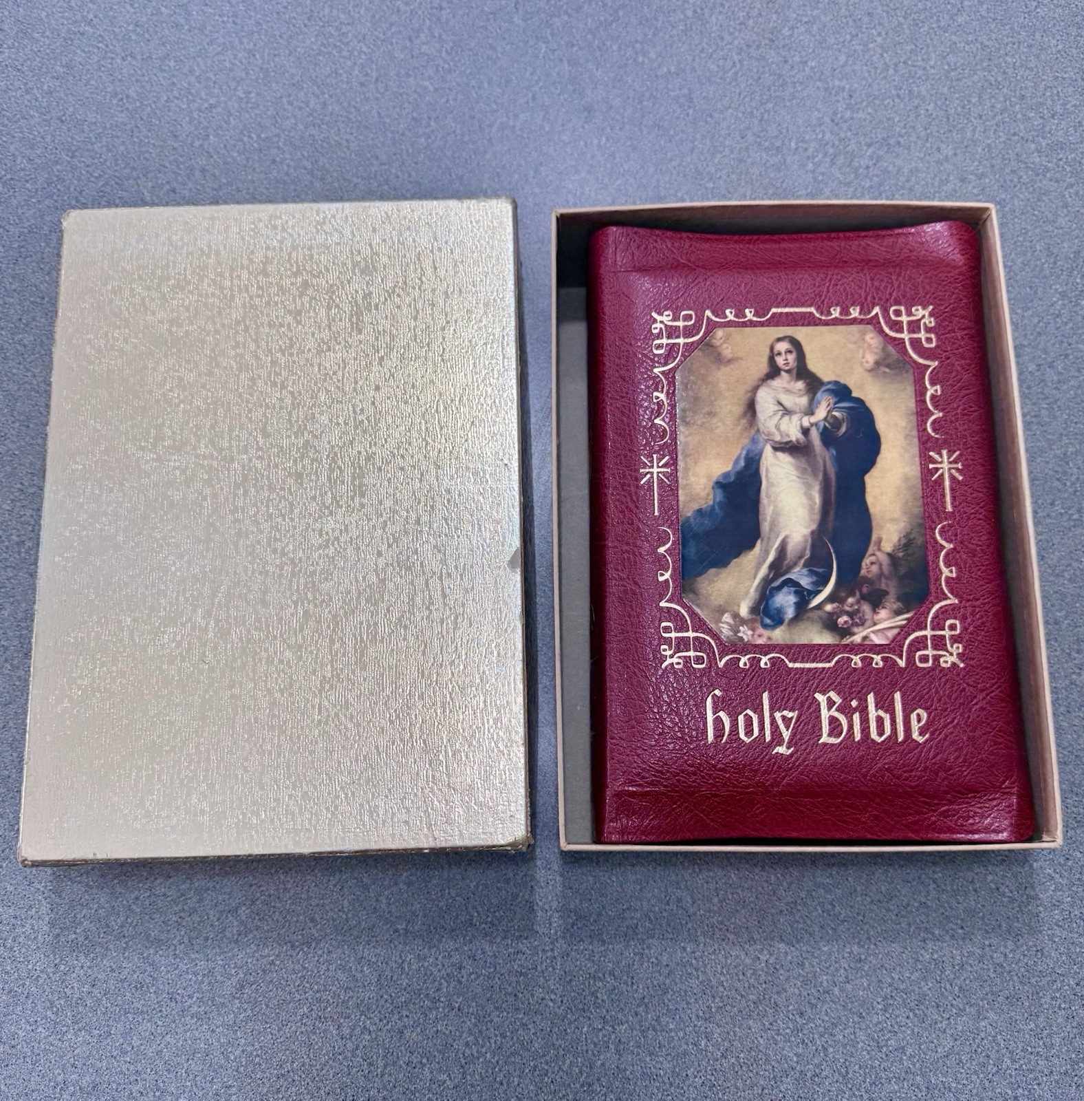 Vintage 1960 Holy Angels Edition The Catholic Press Family Bible MINT w/ Box OBO