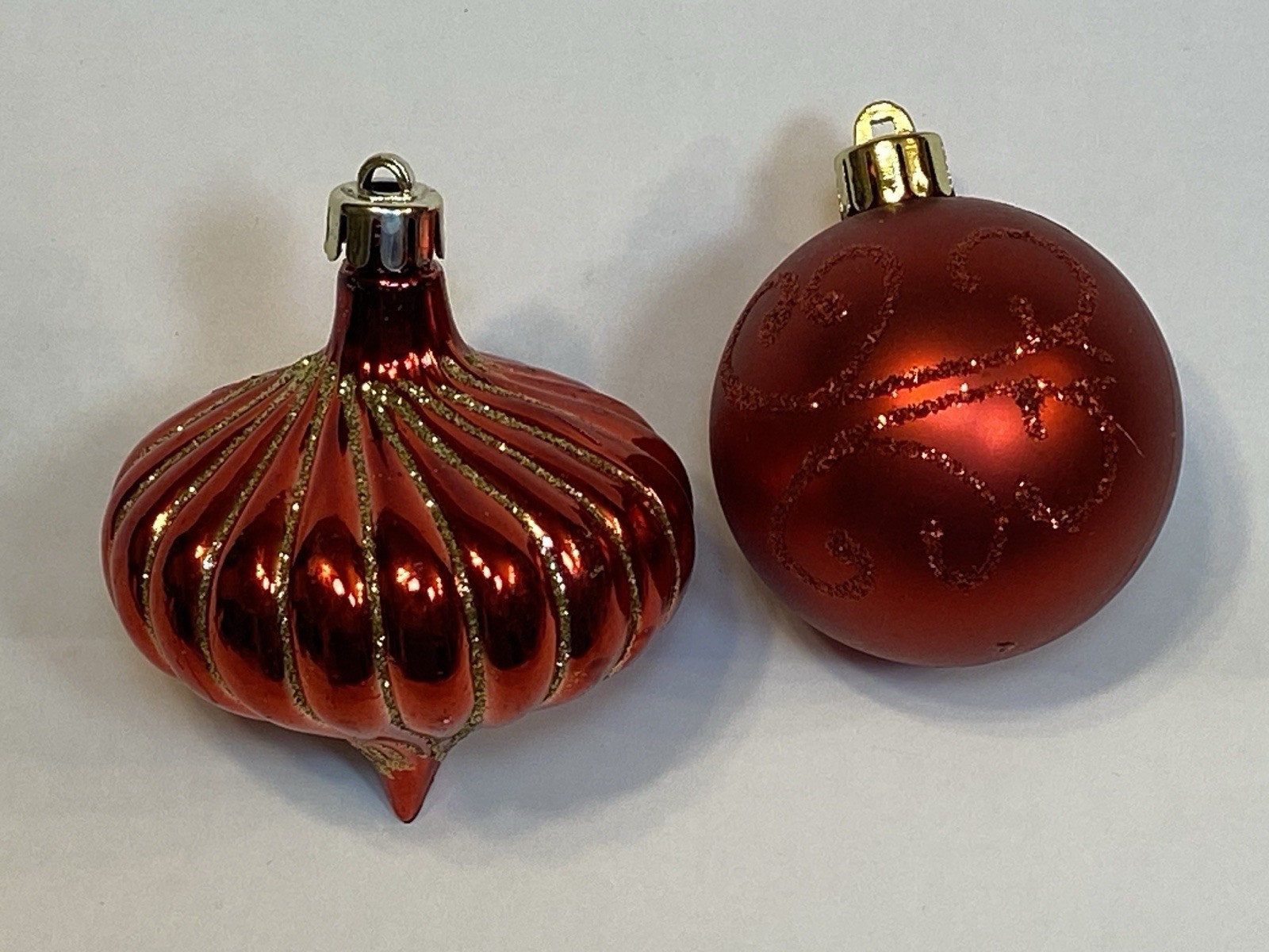 Red Ball Set 2 Lot Ornament Christmas Tree Holiday Plastic Sparkle Glitter Decor