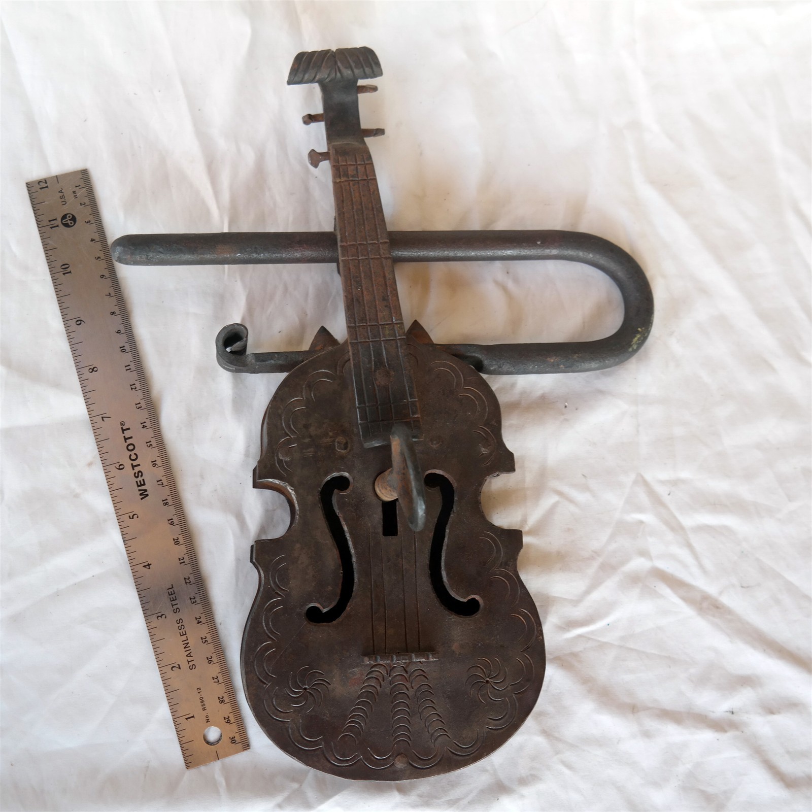Vtg / Antique large violin Shaped PadLock Lock W/ skeleton key (READ)