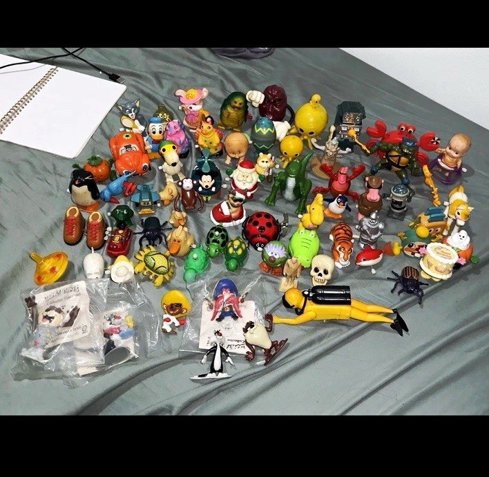 VINTAGE Wind-up Toys Lot with Figures and Characters Looney Tunes. 67pcs
