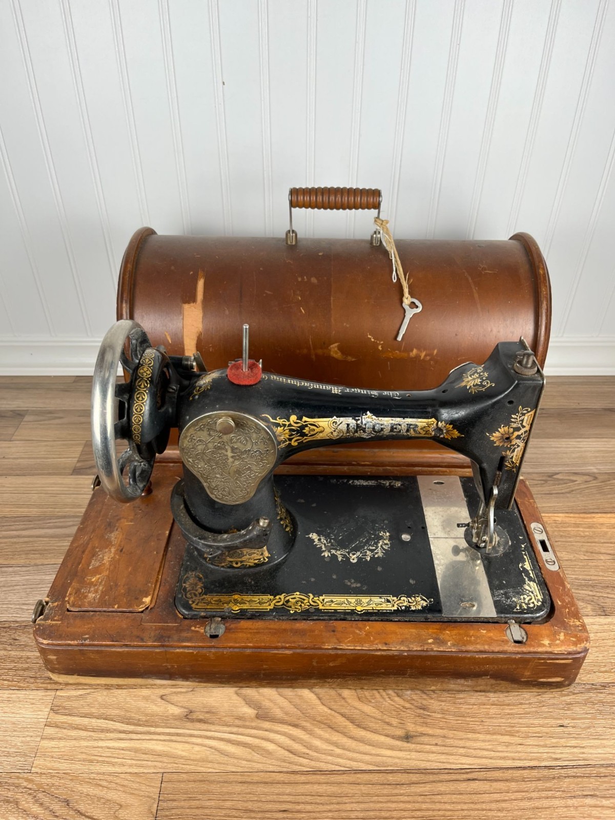 Vintage 1916 Singer Sewing Machine With Case/ Box