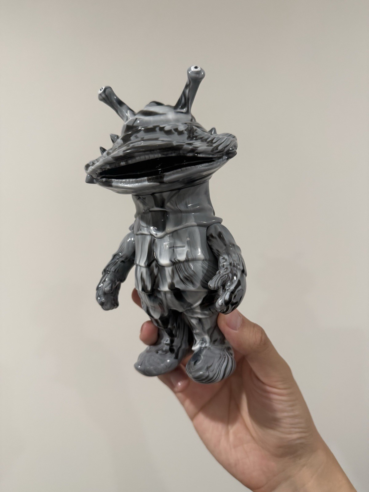 Secret Base Kanegon Marble White Black Sofubi Vinyl Figure Japan Ultraman Q