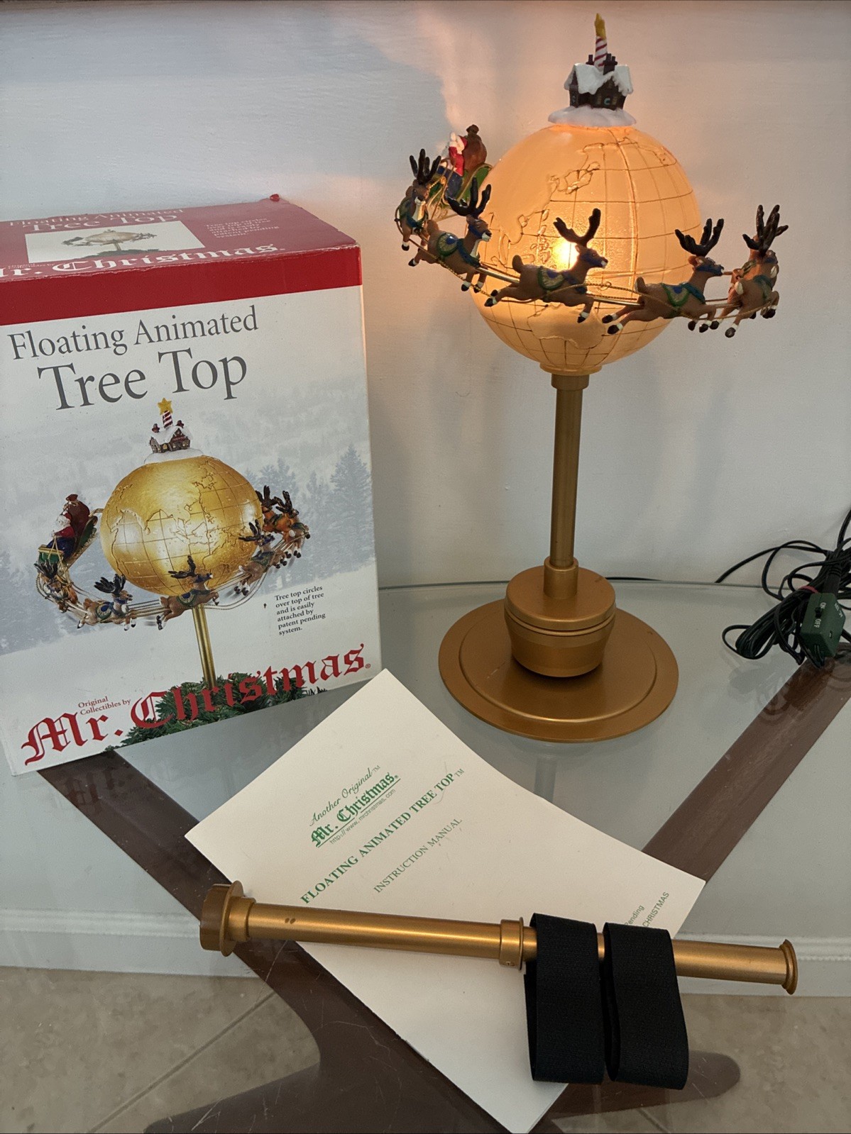 Rare Mr. Christmas Floating Animated Tree/Table Topper Santa Globe Reindeer 2001