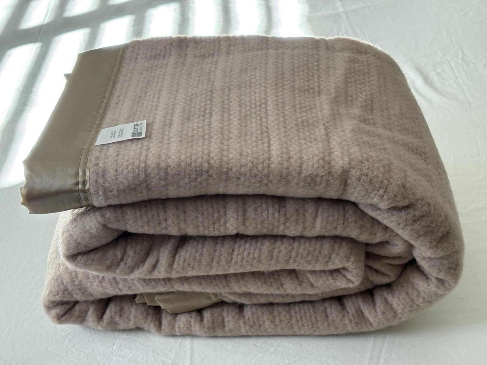 NEW Vtg JC PENNEY Waffle Weave BLANKET F/Q 90x82” Acrylic Toast Satin Trim ~USA
