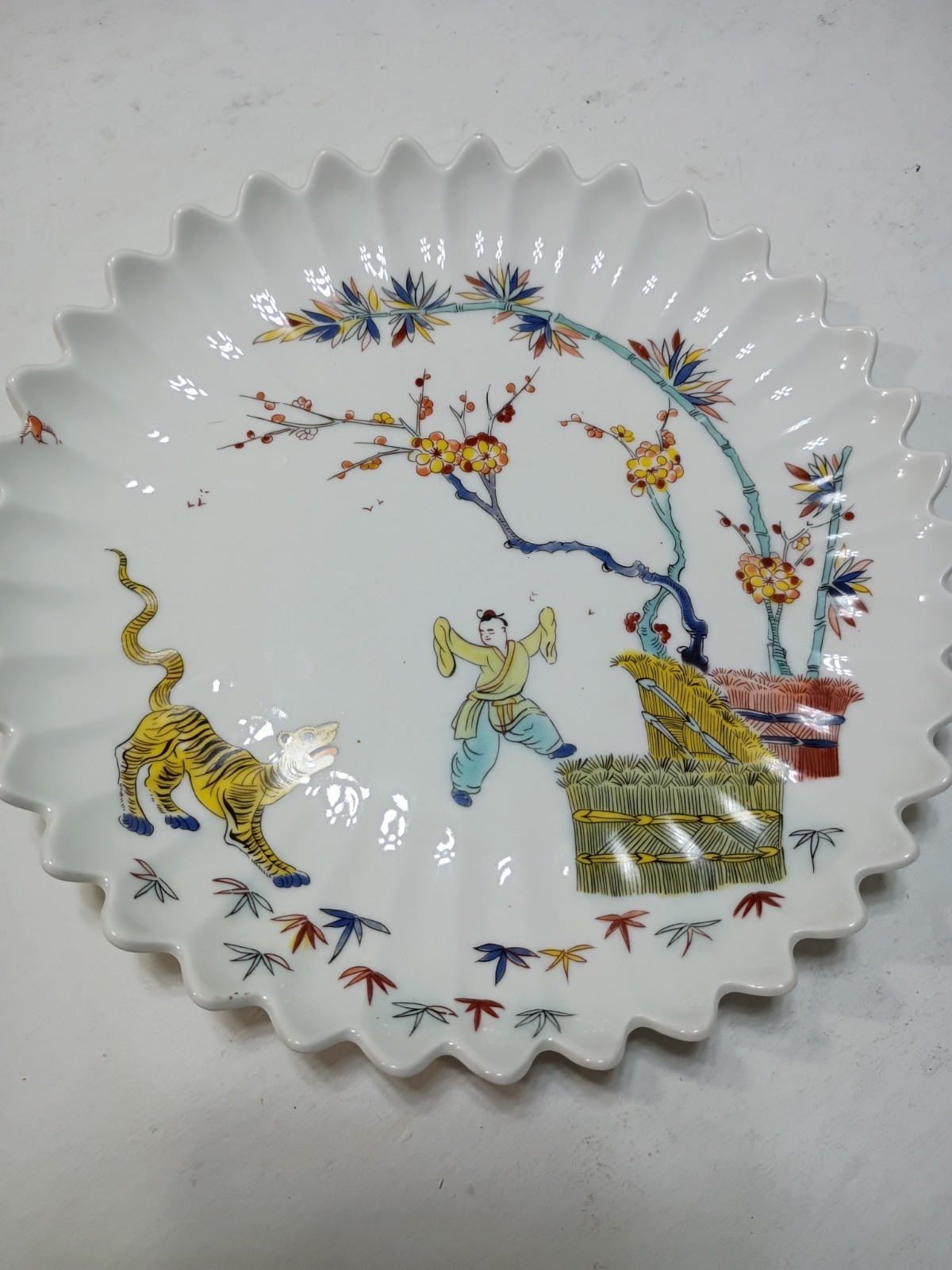 Haviland Limoges plate for the Metropolitan Musuem of Art, a 20th Century reprod