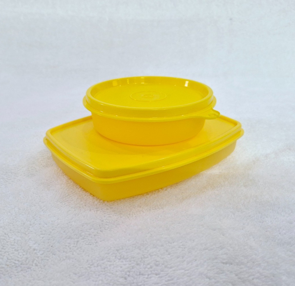 Tupperware Side By Side Lunch Set With Small wonder snack bowl- pink- new