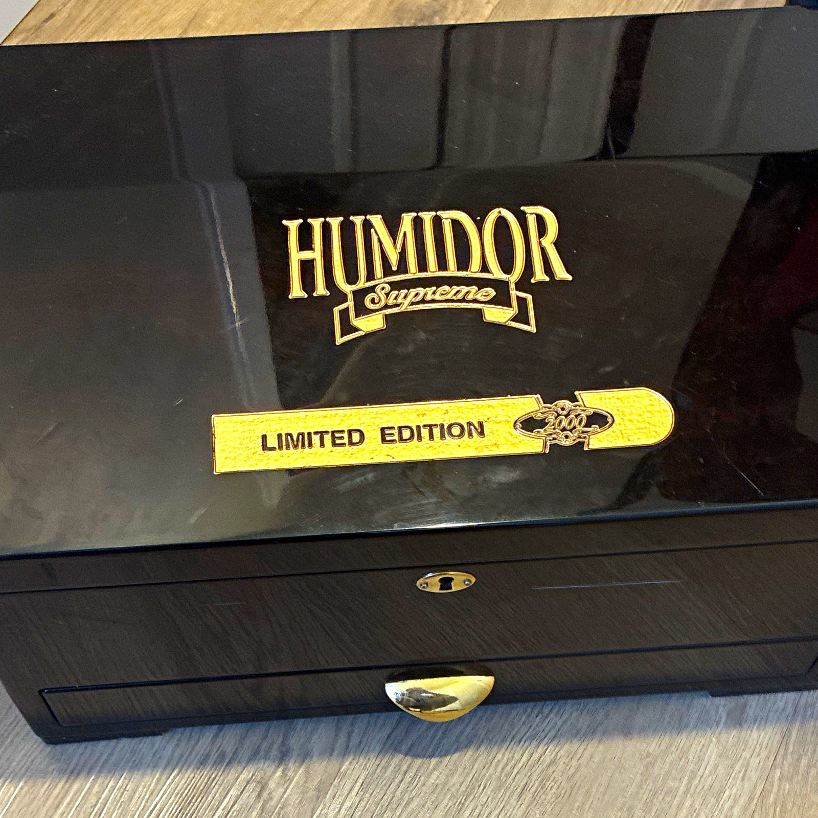 Humidor Supreme Limited Edition Black Wood Cigar Humidor Box w/ Hygrometer