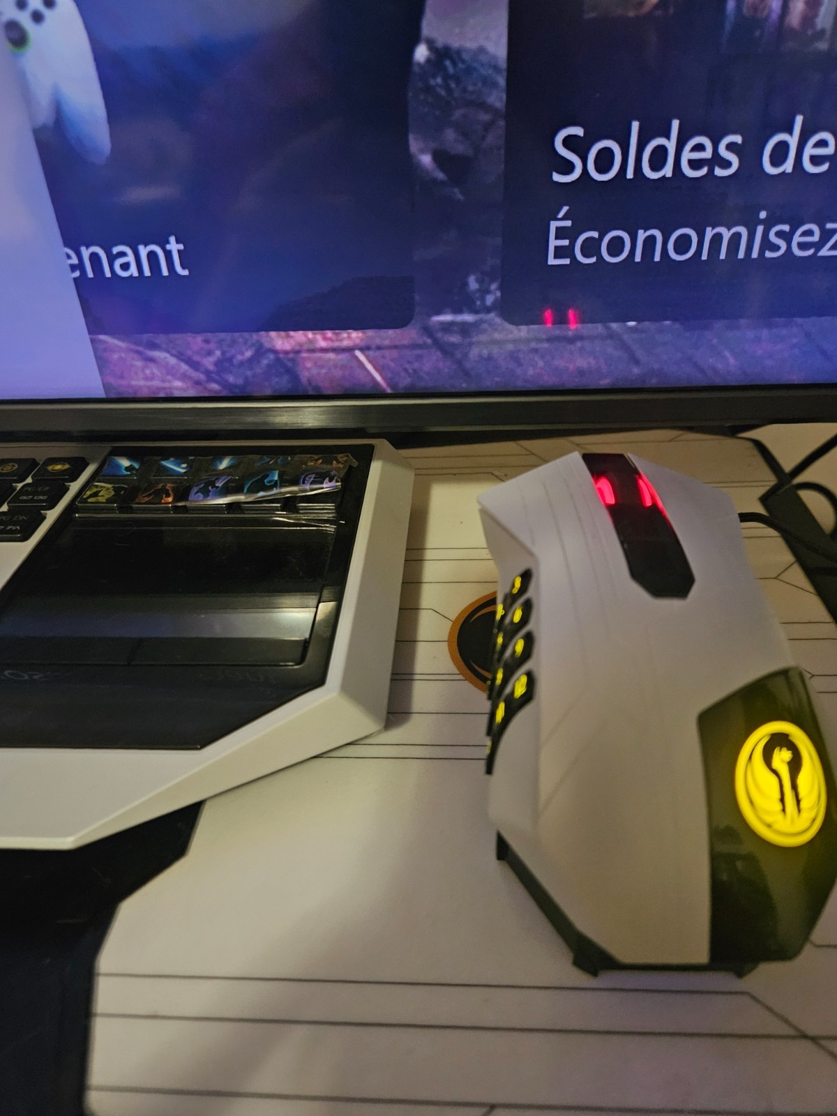 Razer Star wars : The old republic naga mouse (wireless) (with charging dock)