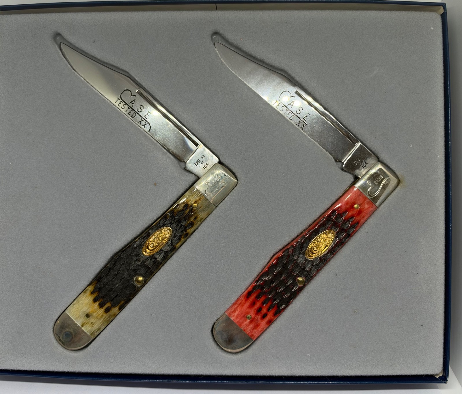 Vintage Case Tested XX 2 Knife Set Red & Green Bone Matching Numbers Box COA