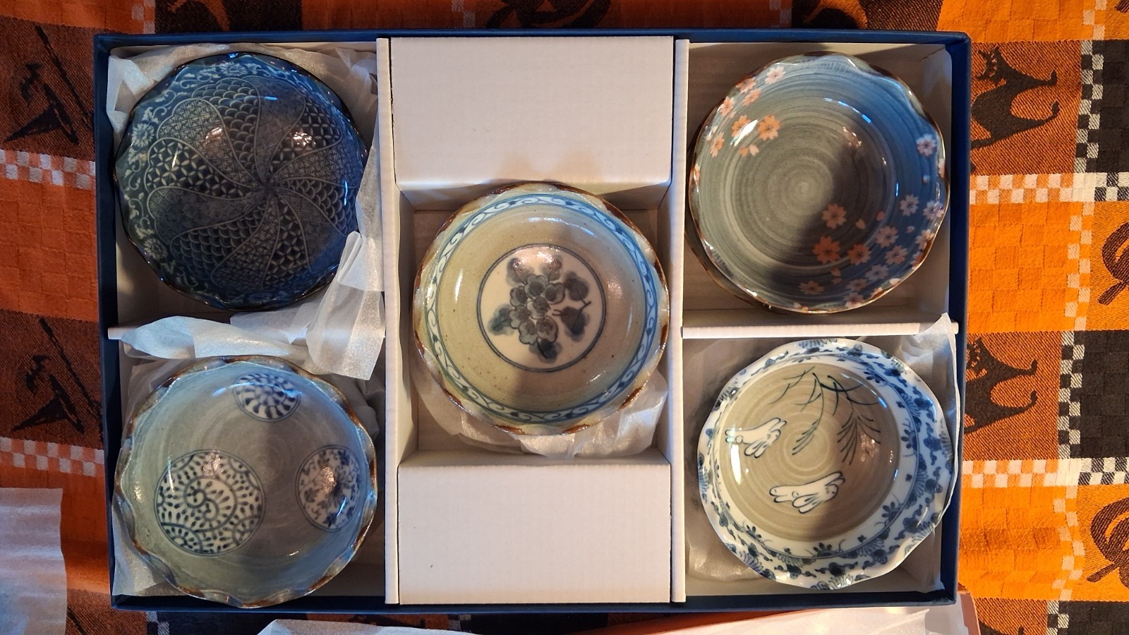 Vintage mixed set Japanese mino ware 5 bowls saucers YI-65 new in box 70s