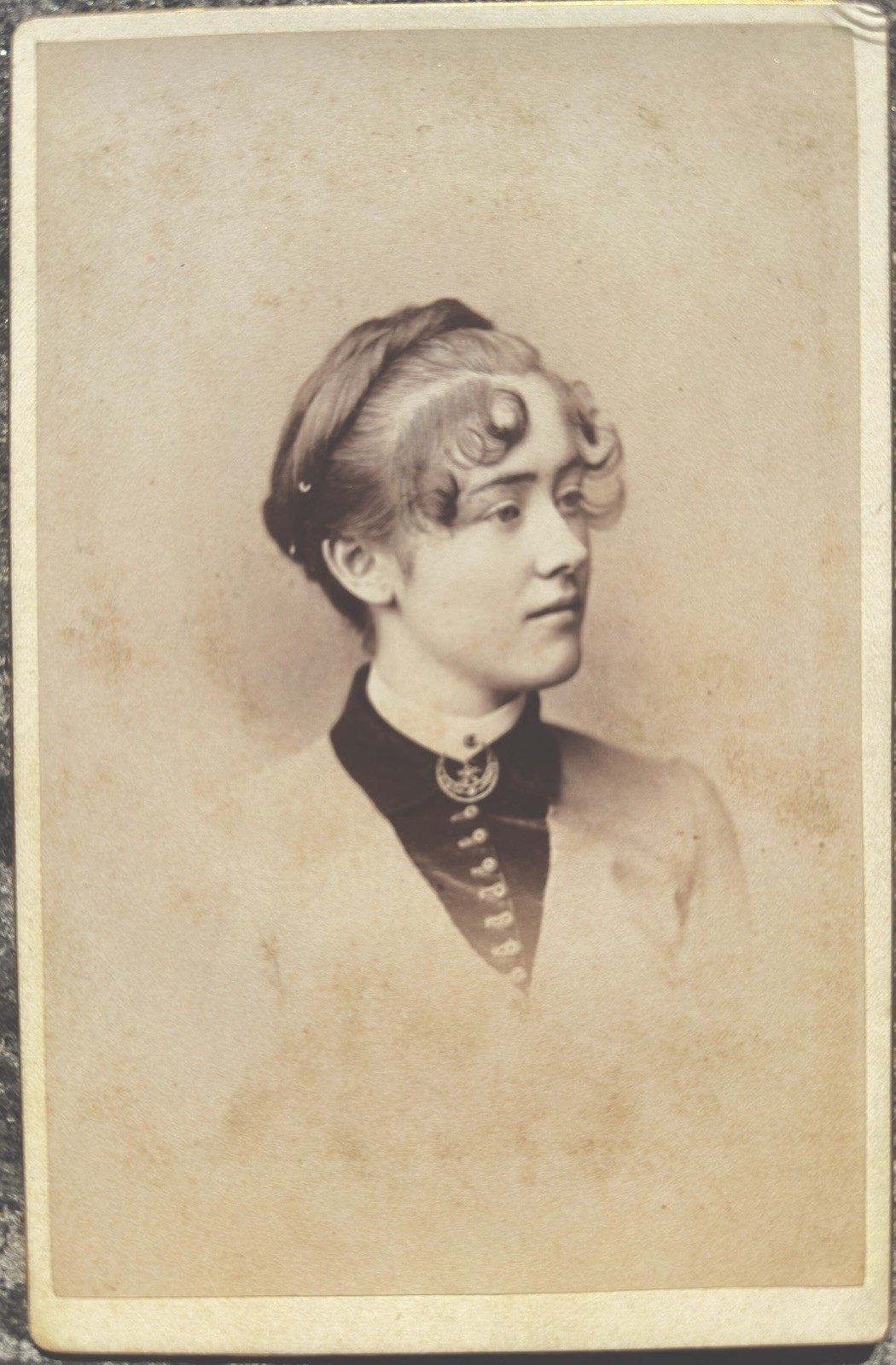 Antique Victorian Cabinet Card Woman Portrait G.A. Flach NYC 1880s Photograph